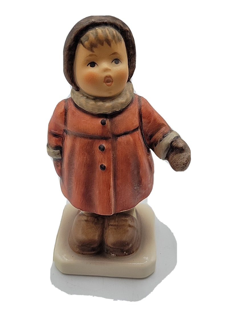 HUMMEL GOEBEL WINTER SONG #293 PRE-OWNED (1 of 5)