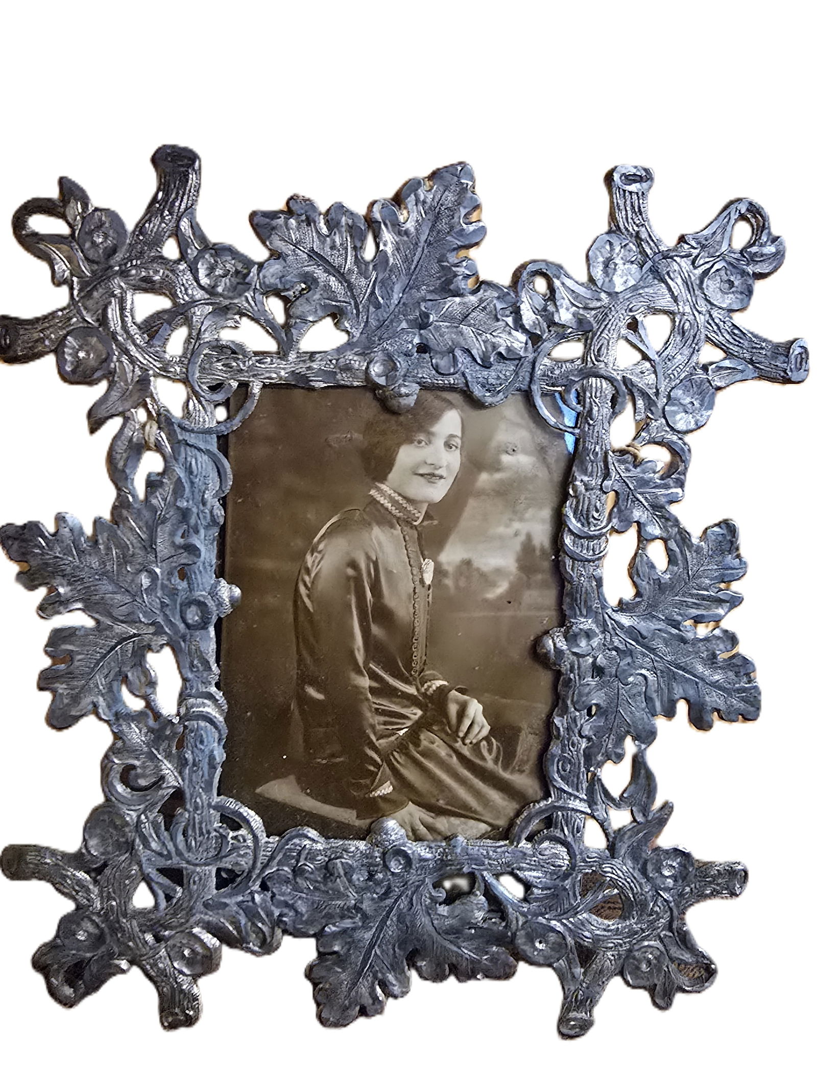 ANTIQUE VICTORIAN MARKED PATENTED AUG 1 1892 LOW GRADE SILVER ACORN, LOG AND LEAF FRAME WITH LADY (1 of 8)