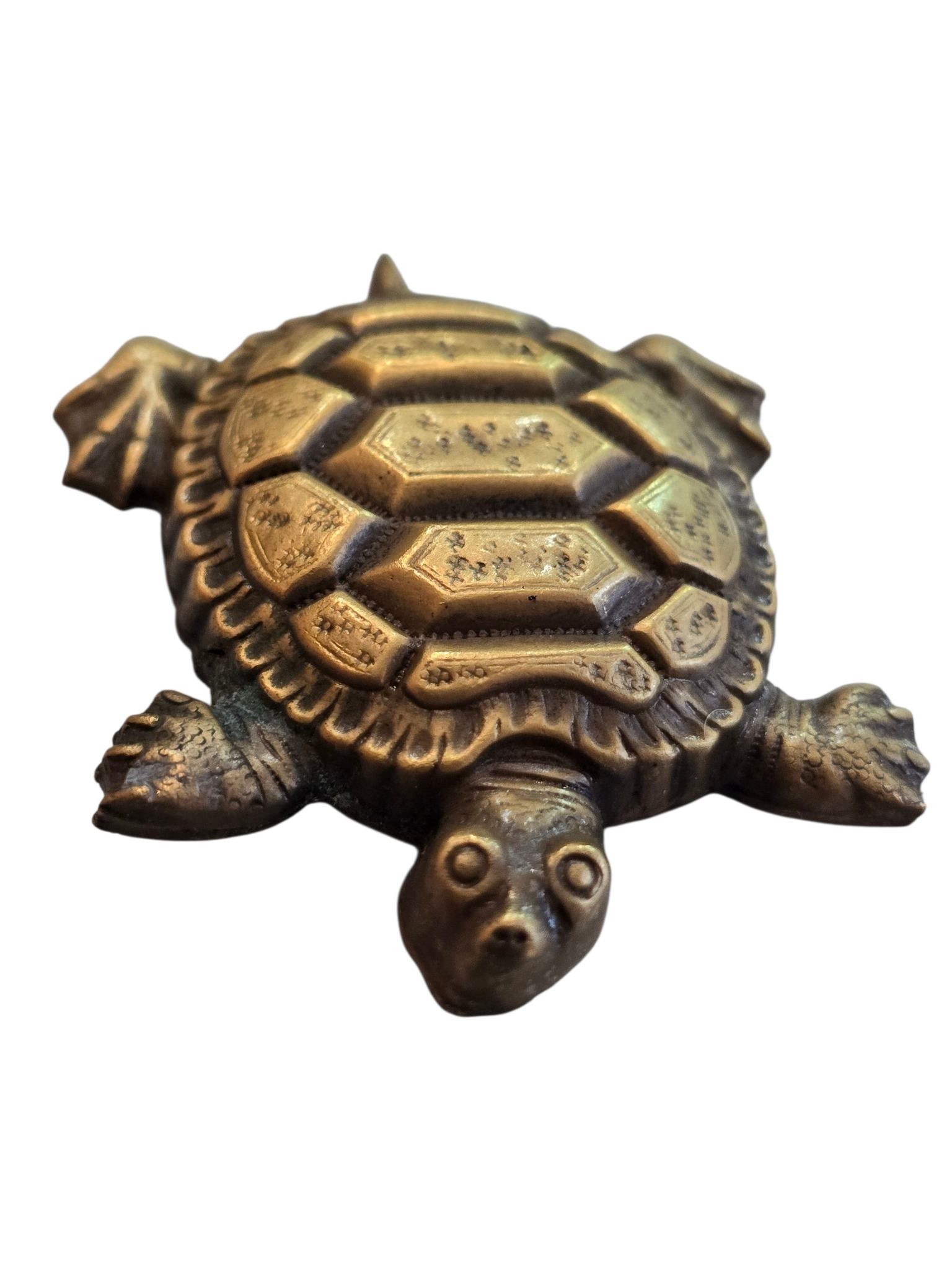 HARD TO FIND BEAUTIFUL BRASS JOSEFF OF HOLLYWOOD TURTLE BROOCH (1 of 6)
