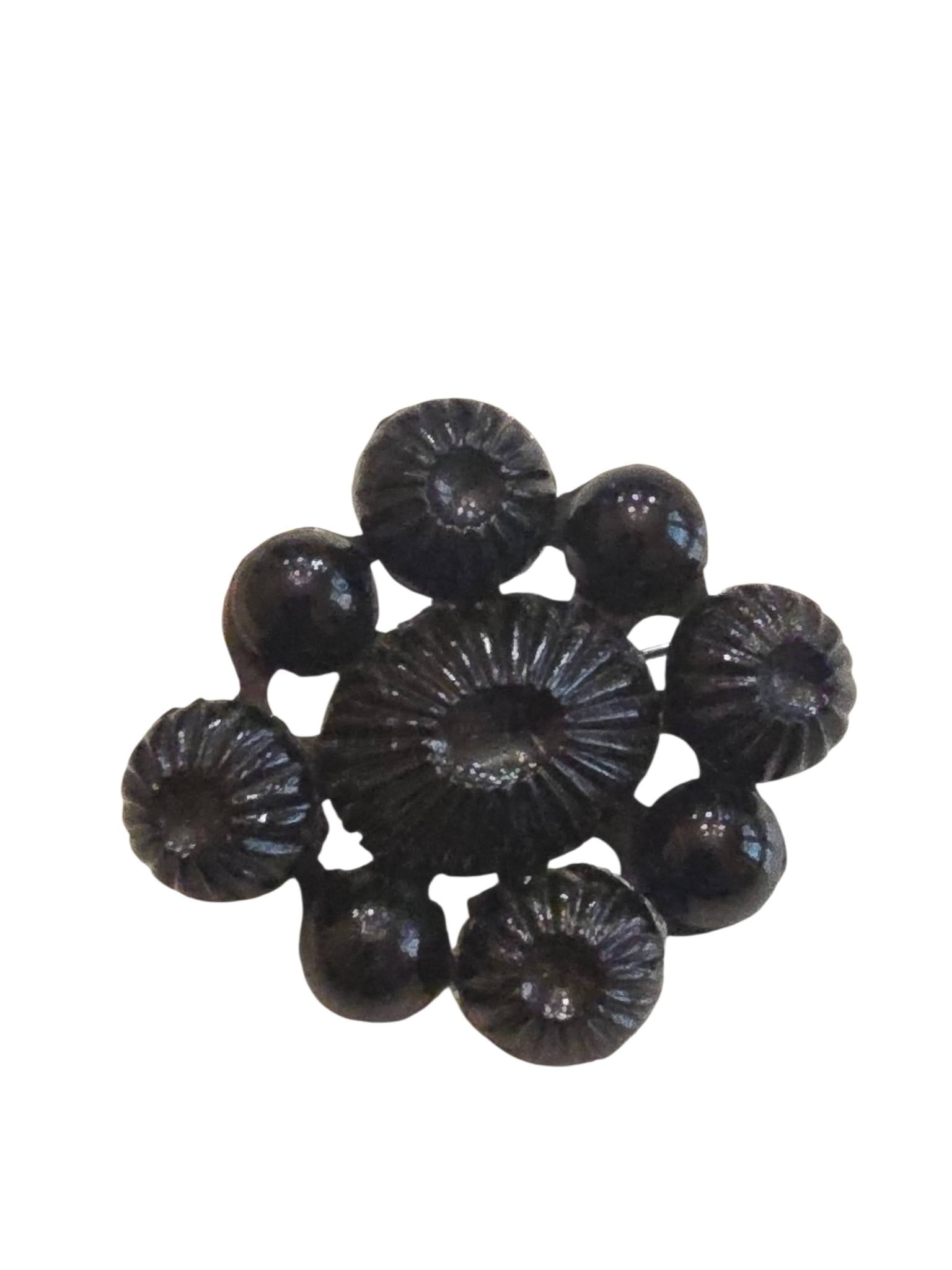 VICTORIAN MOURNING MOLDED GLASS: VICTORIAN MOURNING MOLDED GLASS. C-CLASP CLOSURE, METAL BACK, 1.75"
