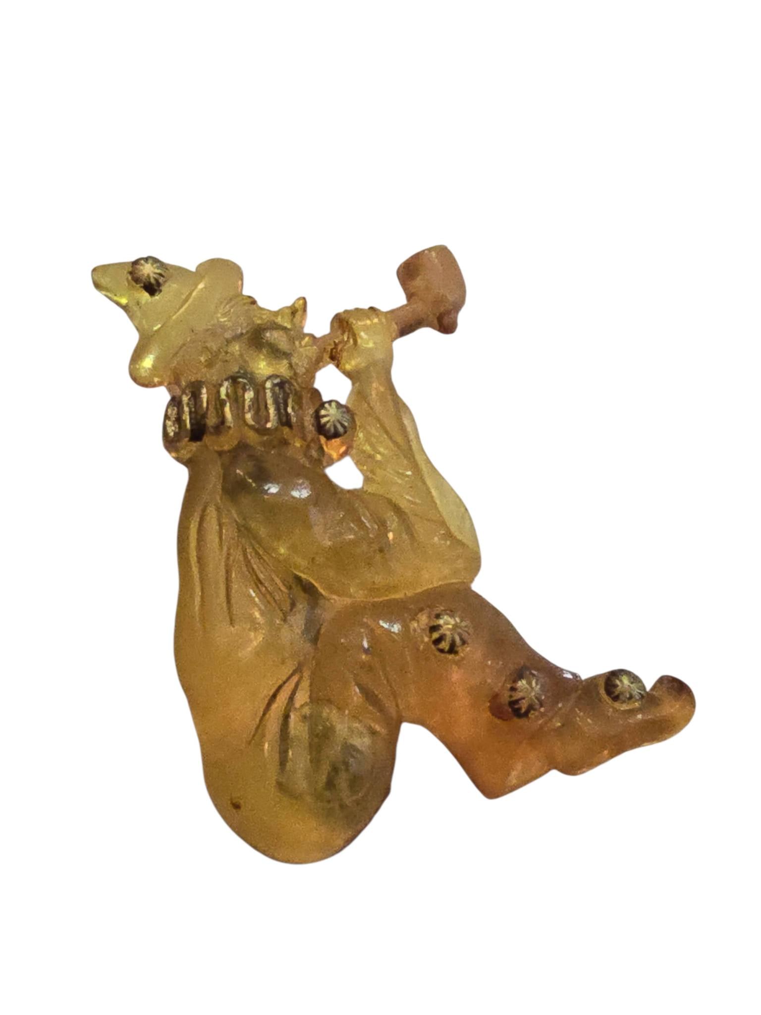 ANTIQUE EARLY PLASTIC CLOWN BROOCH (1 of 2)