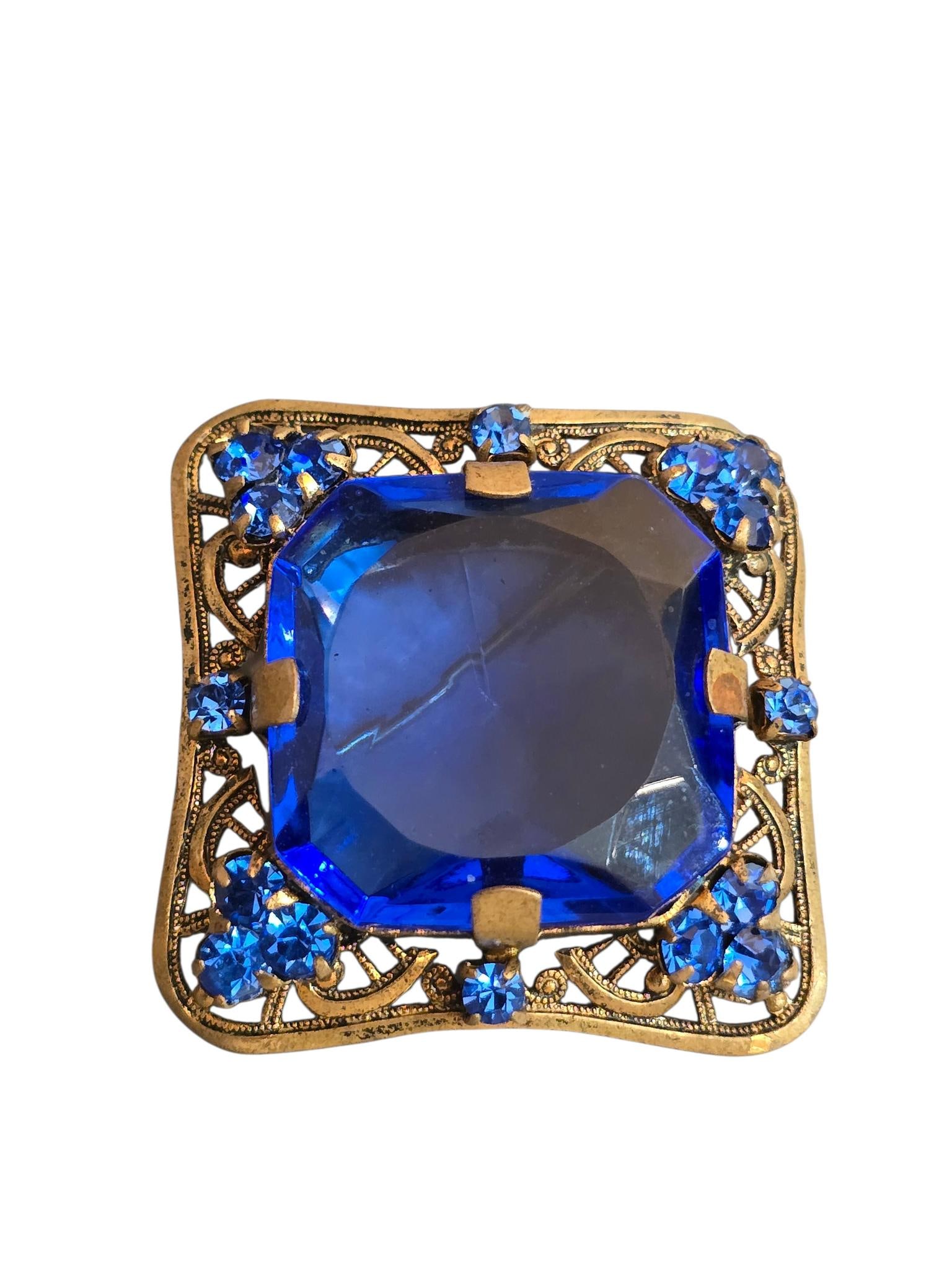 STUNNING ROYAL BLUE FACETED GLASS BROOCH: STUNNING ROYAL BLUE FACETED GLASS BROOCH, ABOUT 1.75"