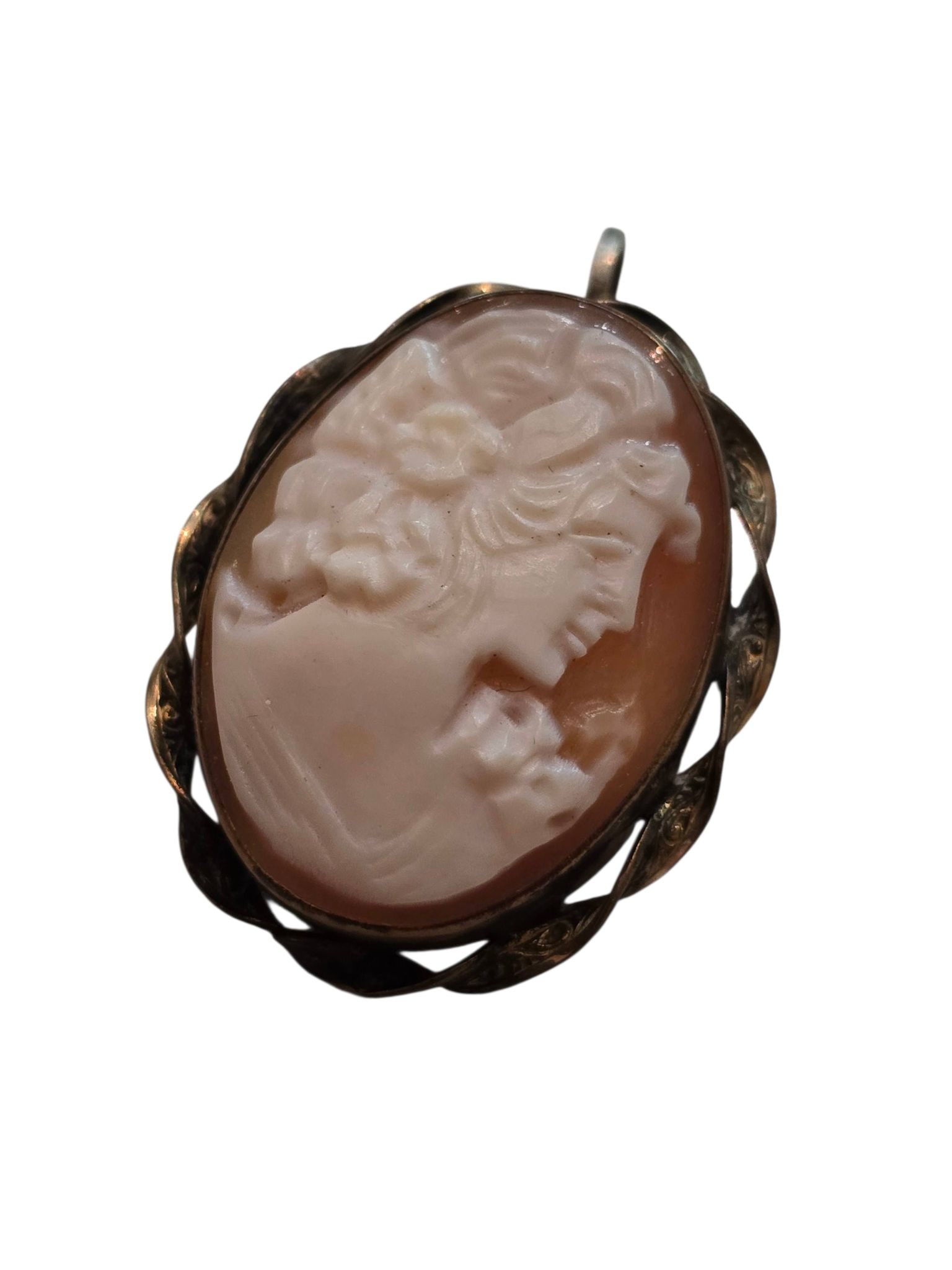 ANTIQUE SHELL CAMEO BROOCH/PENDANT (1 of 3)