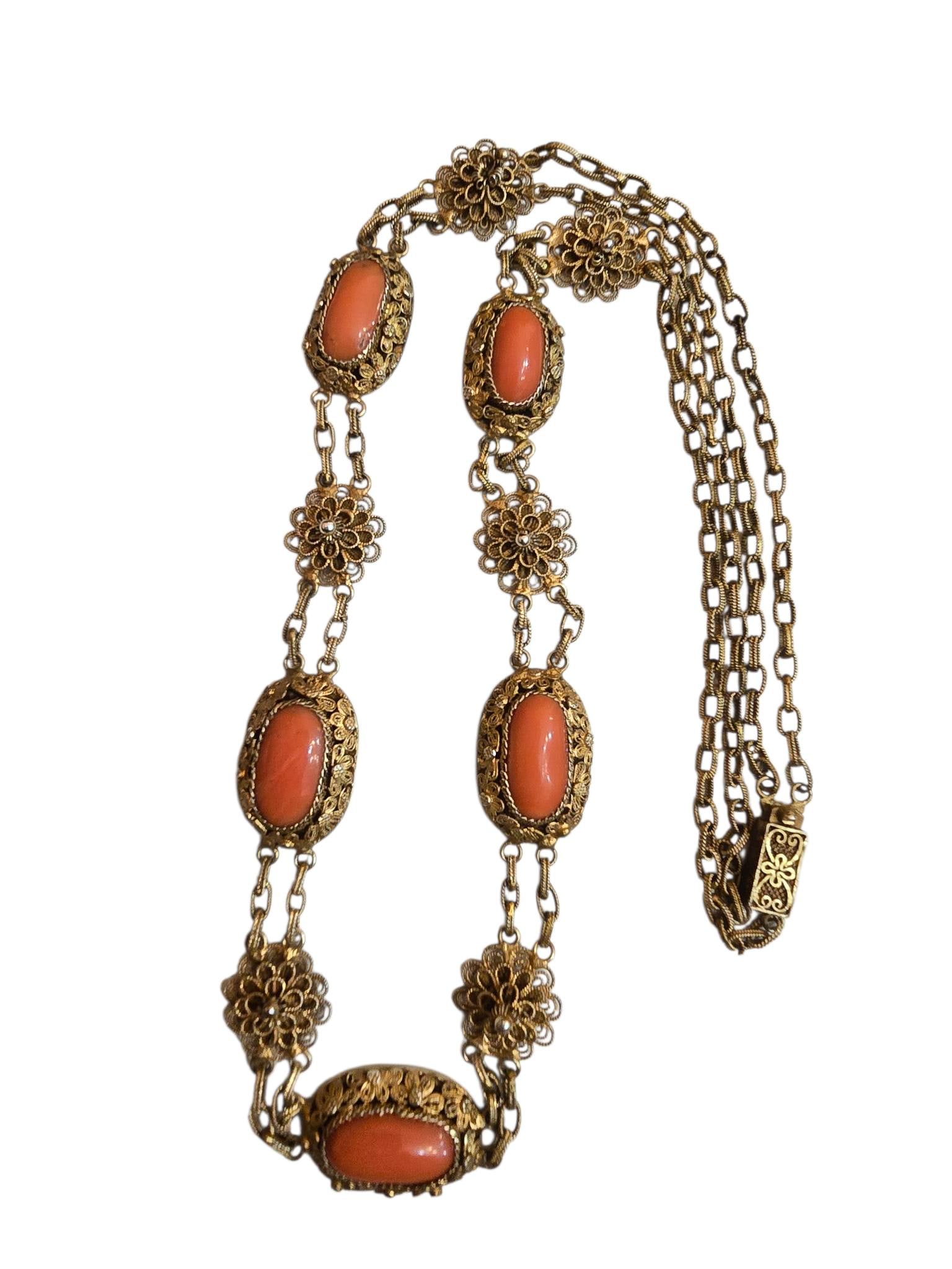 BEAUTIFUL ANTIQUE CHINESE EXPORT GILT STERLING AND CORAL FILIGREE NECKLACE MARKED TEHH: BEAUTIFUL ANTIQUE CHINESE EXPORT GILT STERLING AND CORAL FILIGREE NECKLACE MARKED TEHH. TEH SIGNED, TEH IS PROBABLY THE MAKERS MARK, THESE TYPES OF PIECES WERE MADE FOR THE WESTERN MARKET BETWEEN THE