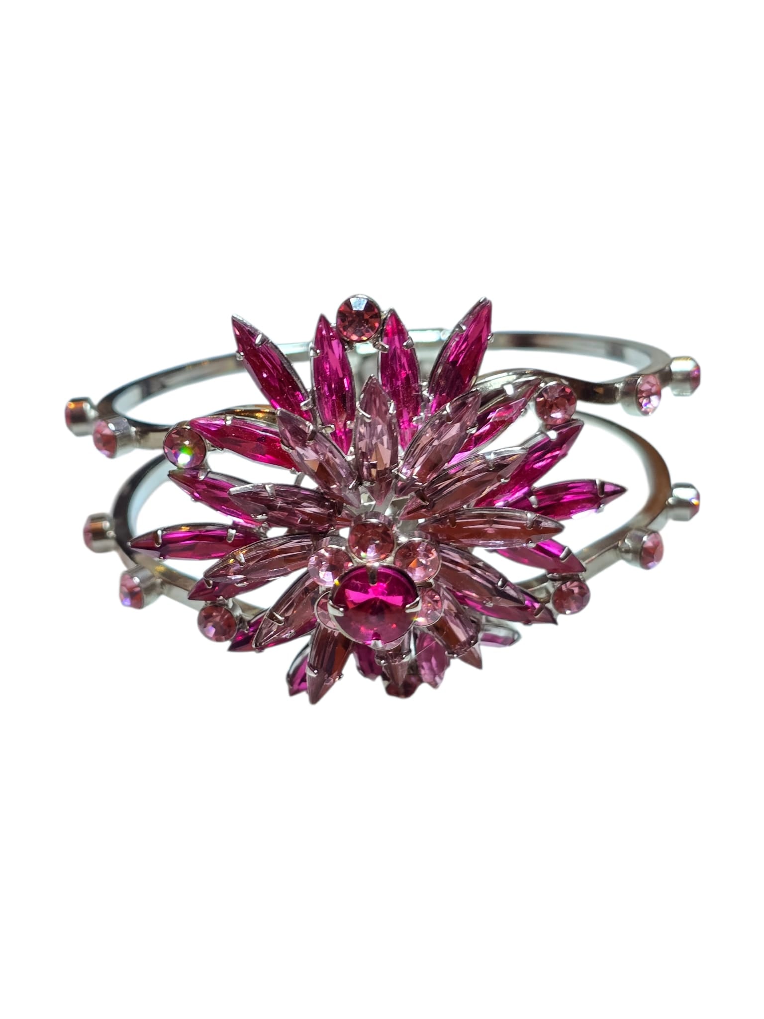 STUNNING UNSIGNED 2 TONE PINK NAVATTE RHINESTONE CLAMPER BRACELET: STUNNING UNSIGNED 2 TONE PINK NAVATTE RHINESTONE CLAMPER BRACELET. IN VERY NICE CONDITION, UNSIGNED, WELL MADE, PLATING IS GOOD, STONES ON THE BRACELET ARE BEZEL SET. * 3 OF THE NAVATTES ON THE BOOTH