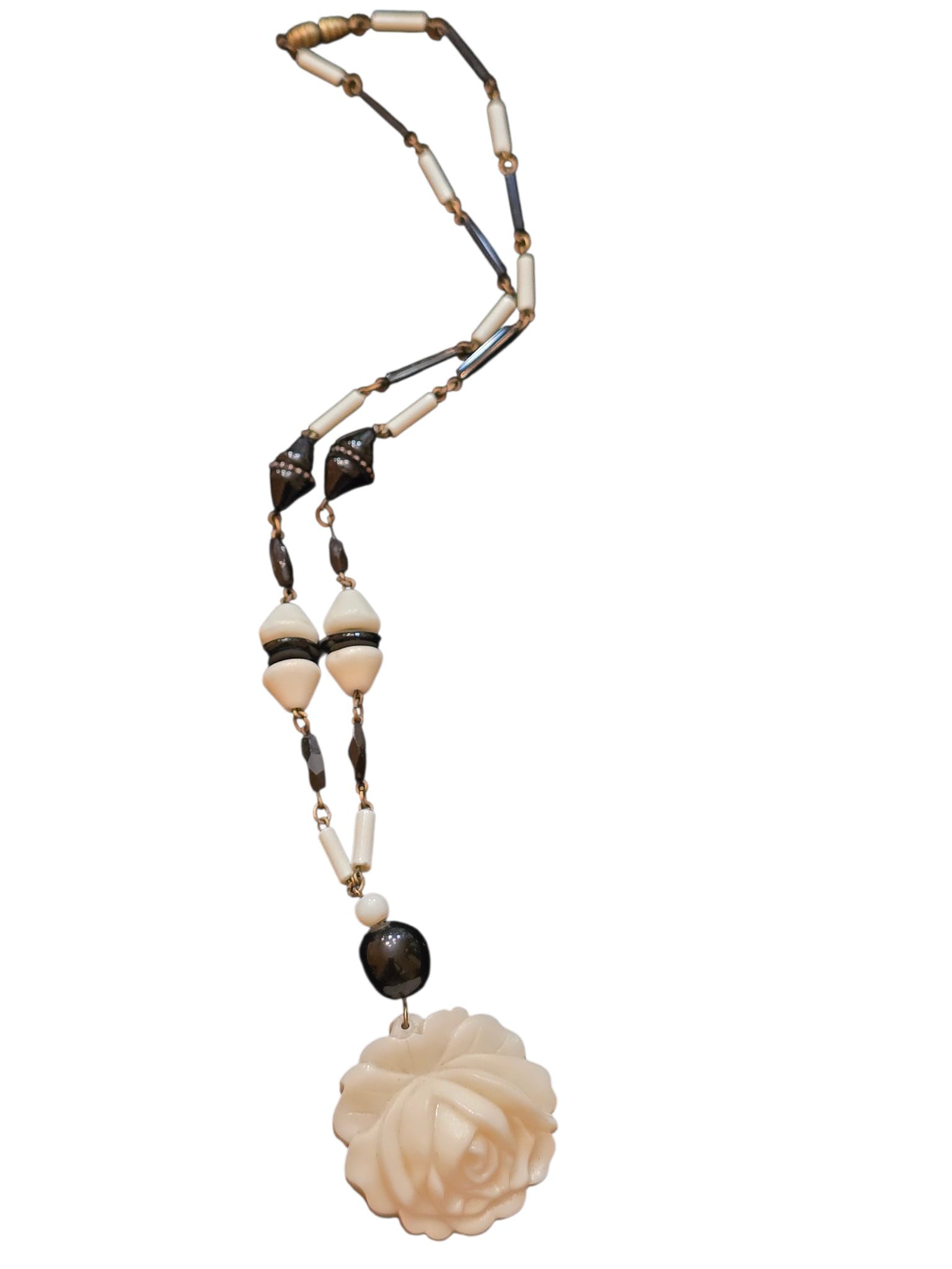 ART DECO CARVED GLASS FLOWER PENDANT NECKLACE (1 of 3)