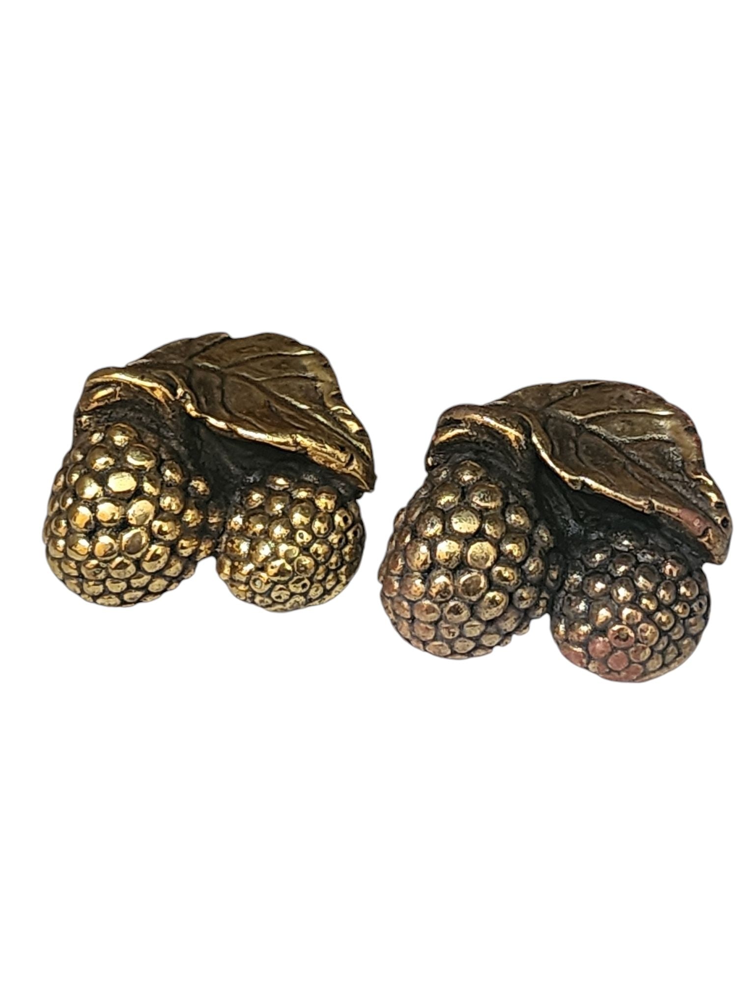 VINTAGE METALIZED PLASTIC OLD CLIP EARRINGS: Vintage Metalized Plastic Old Clip Earrings. approx 1.5". Older clips. Some pink on the back of 1.