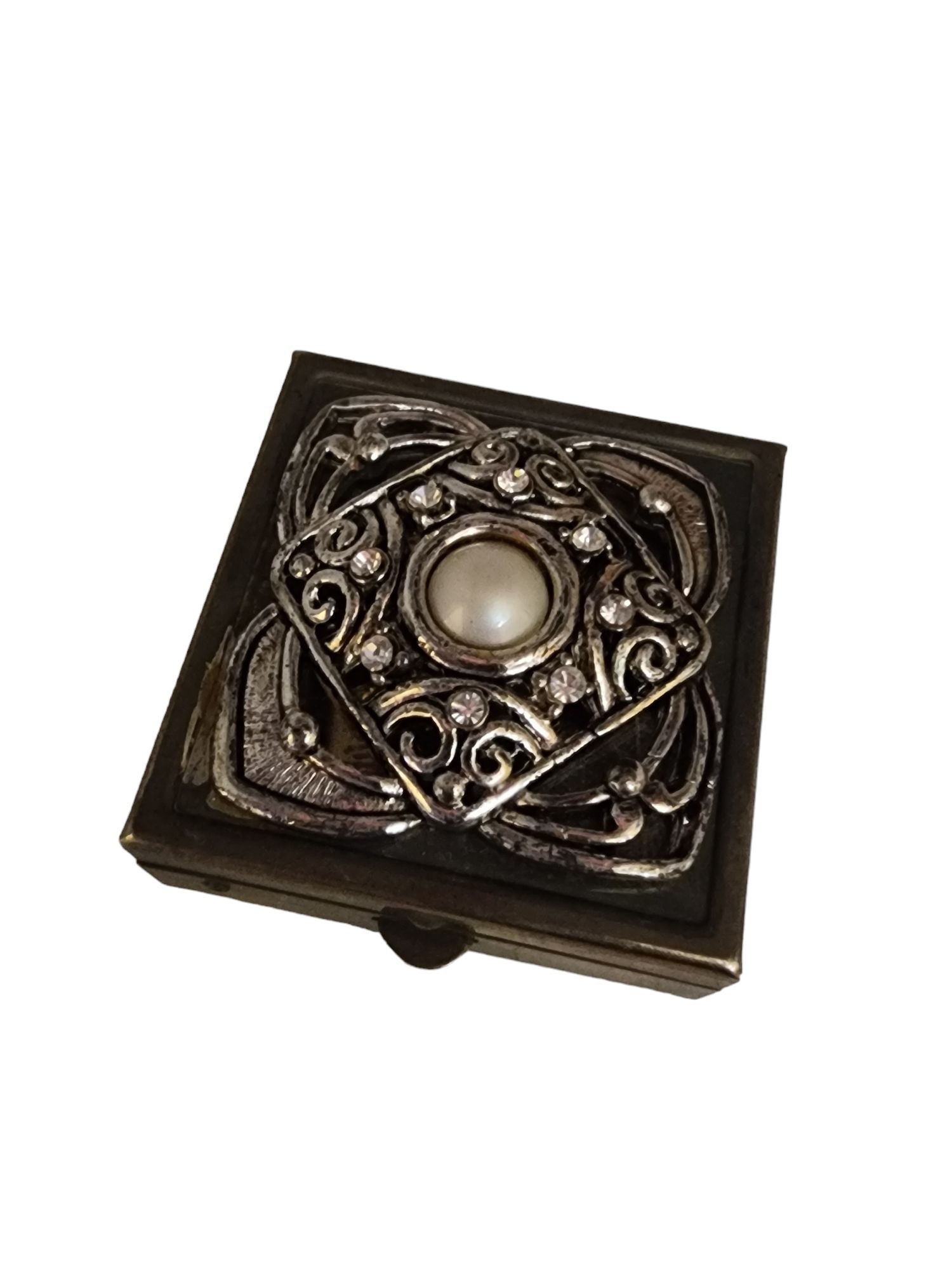 VINTAGE PILL BOX: Vintage Pill Box. 1.5"