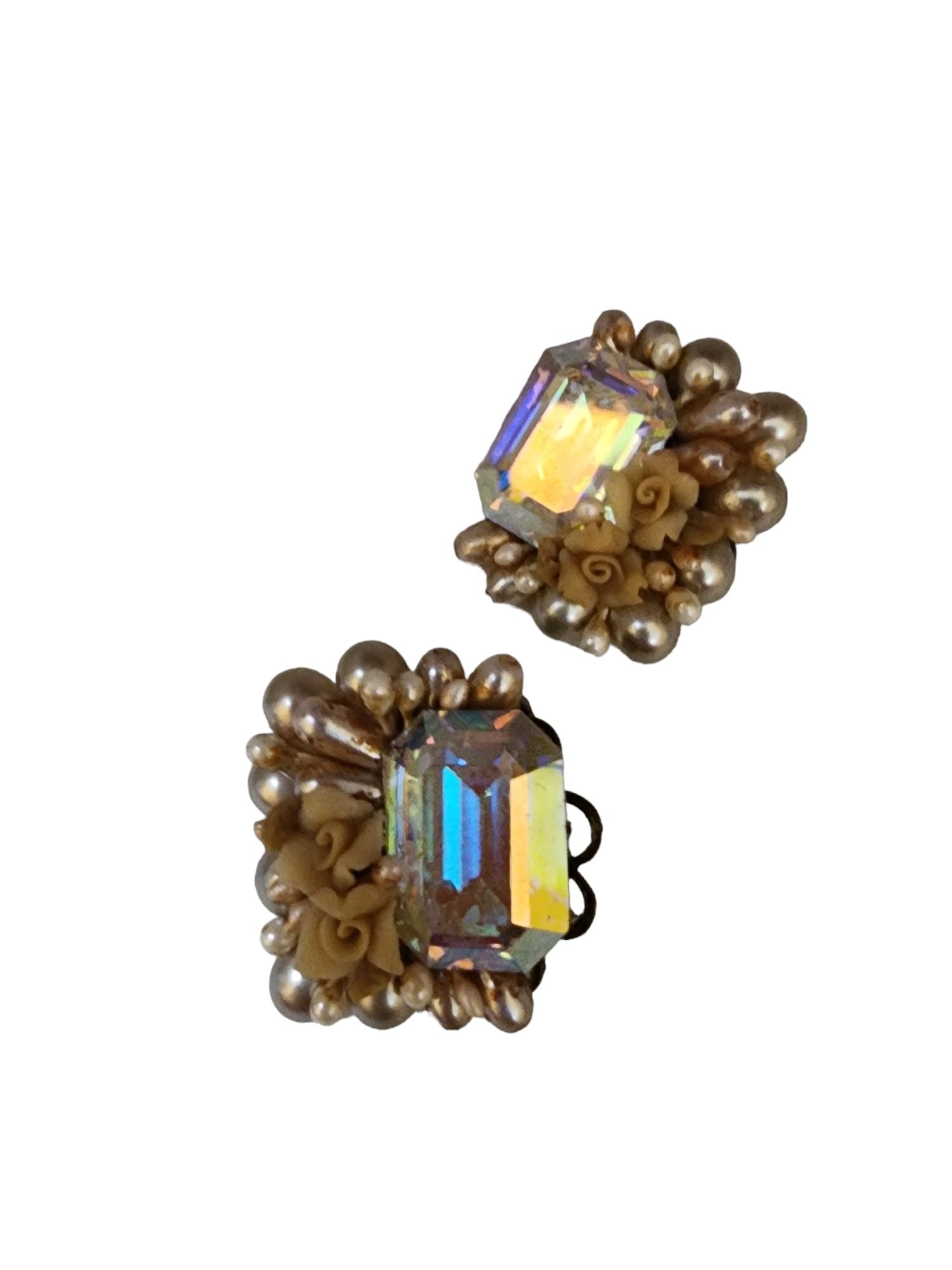 VINTAGE HAND BEADED GLASS CLIP EARRINGS: Vintage Hand Beaded Glass Clip Earrings. 1.25"