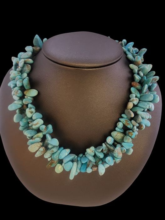 NICE TRIPLE STRAND TURQUOISE NECKLACE (1 of 3)