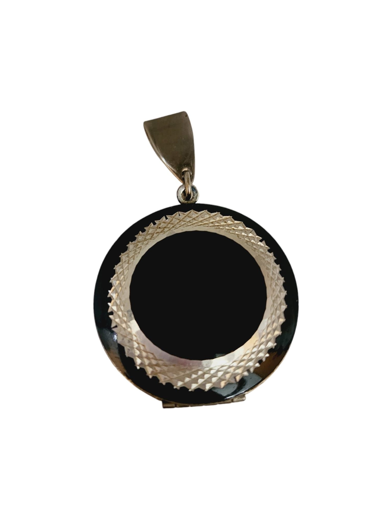 STUNNING SILVERTONE BLACK ENAMEL DIAMOND CUT LOCKET: Stunning Silvertone Black Enamel Diamond Cut Locket. In nice condition, 2.25".