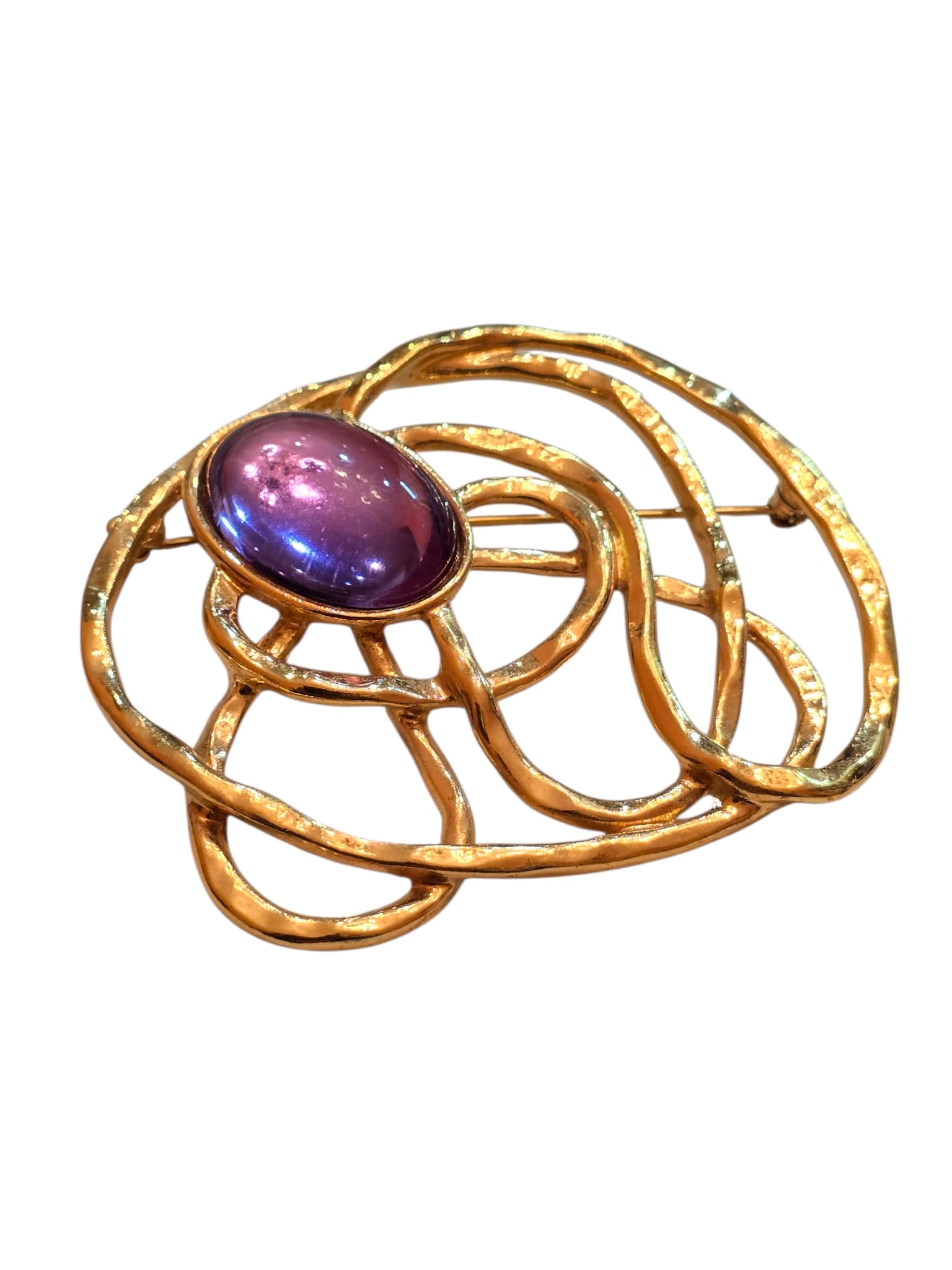 VINTAGE 80S ABSTRACT GOLDTONE AND RESIN LARGE BROOCH: VINTAGE 80S ABSTRACT GOLDTONE AND RESIN LARGE BROOCH. 3", IN VERY GOOD CONDITION, NOT SIGNED. RESIN STONE.