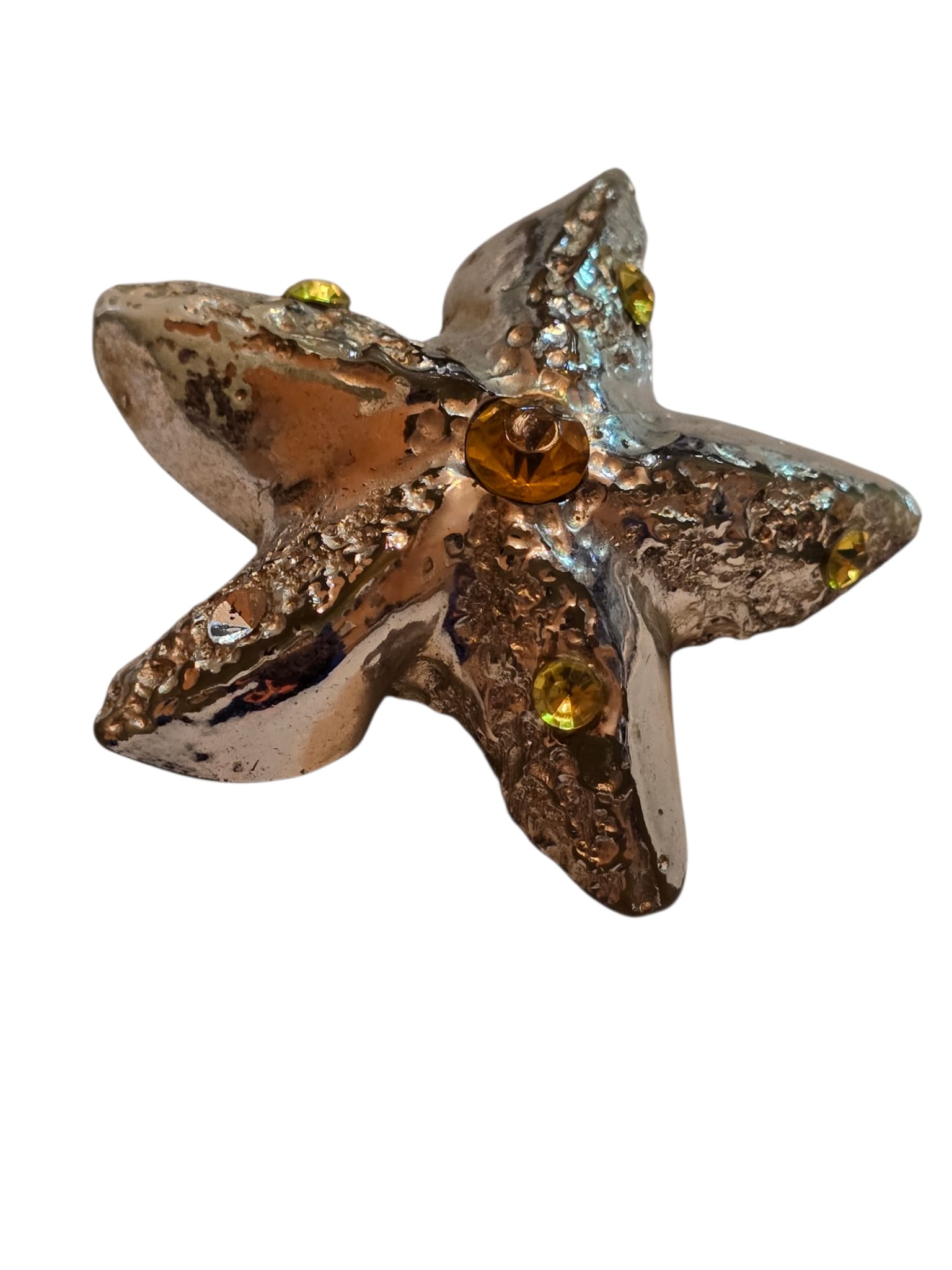 VINTAGE 80S METALIZED LUCITE STAR BROOCH: VINTAGE 80S METALIZED LUCITE STAR BROOCH. ALMOST 2.25". IN GOOD CONDITION, HAS RESIN RHINESTONE ON IT.