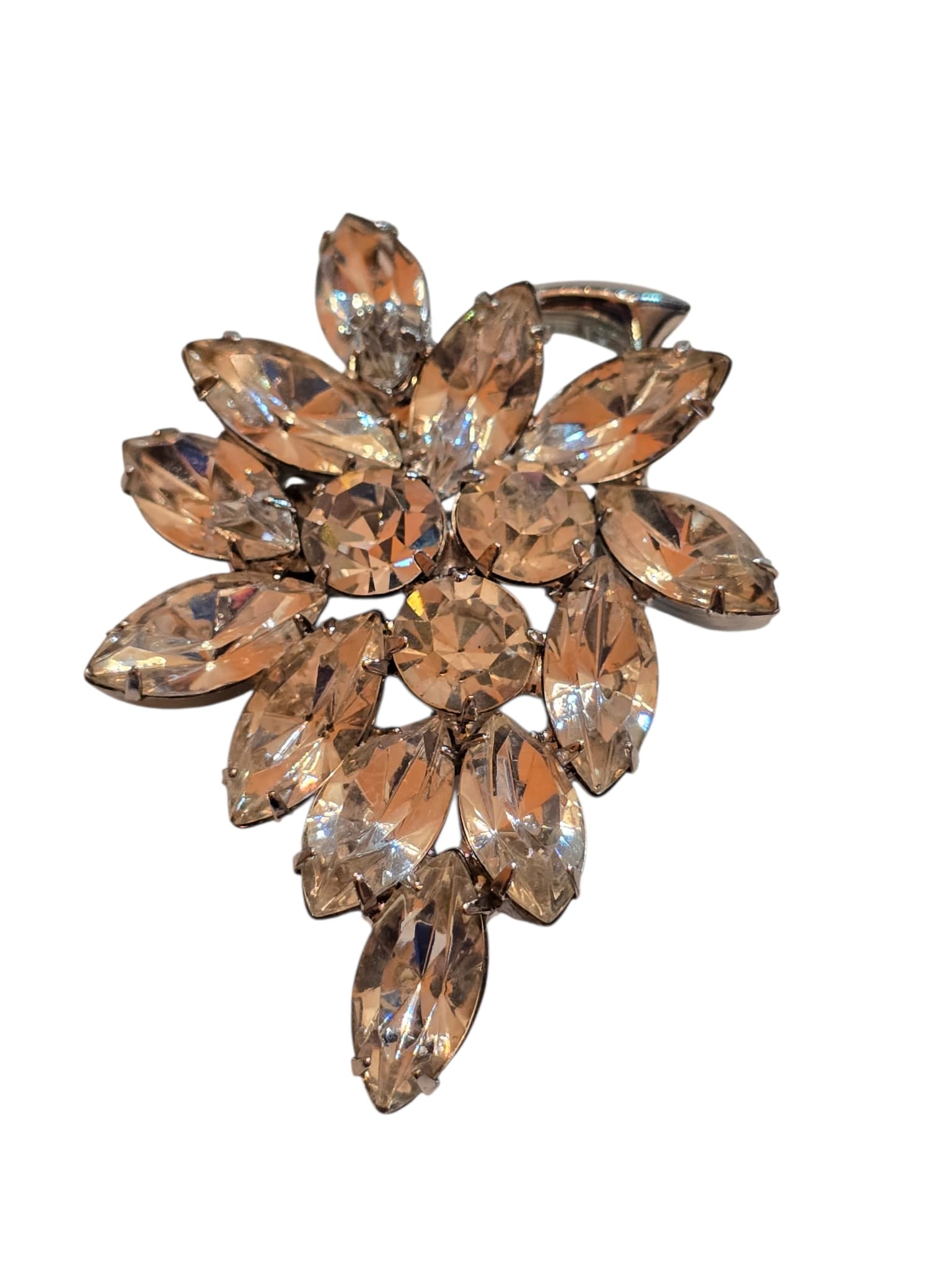 VINTAGE BLINGY RHINESTONE BROOCH: VINTAGE BLINGY RHINESTONE BROOCH. 2.5". IN VERY GOOD CONDITION, GREAT STONES.