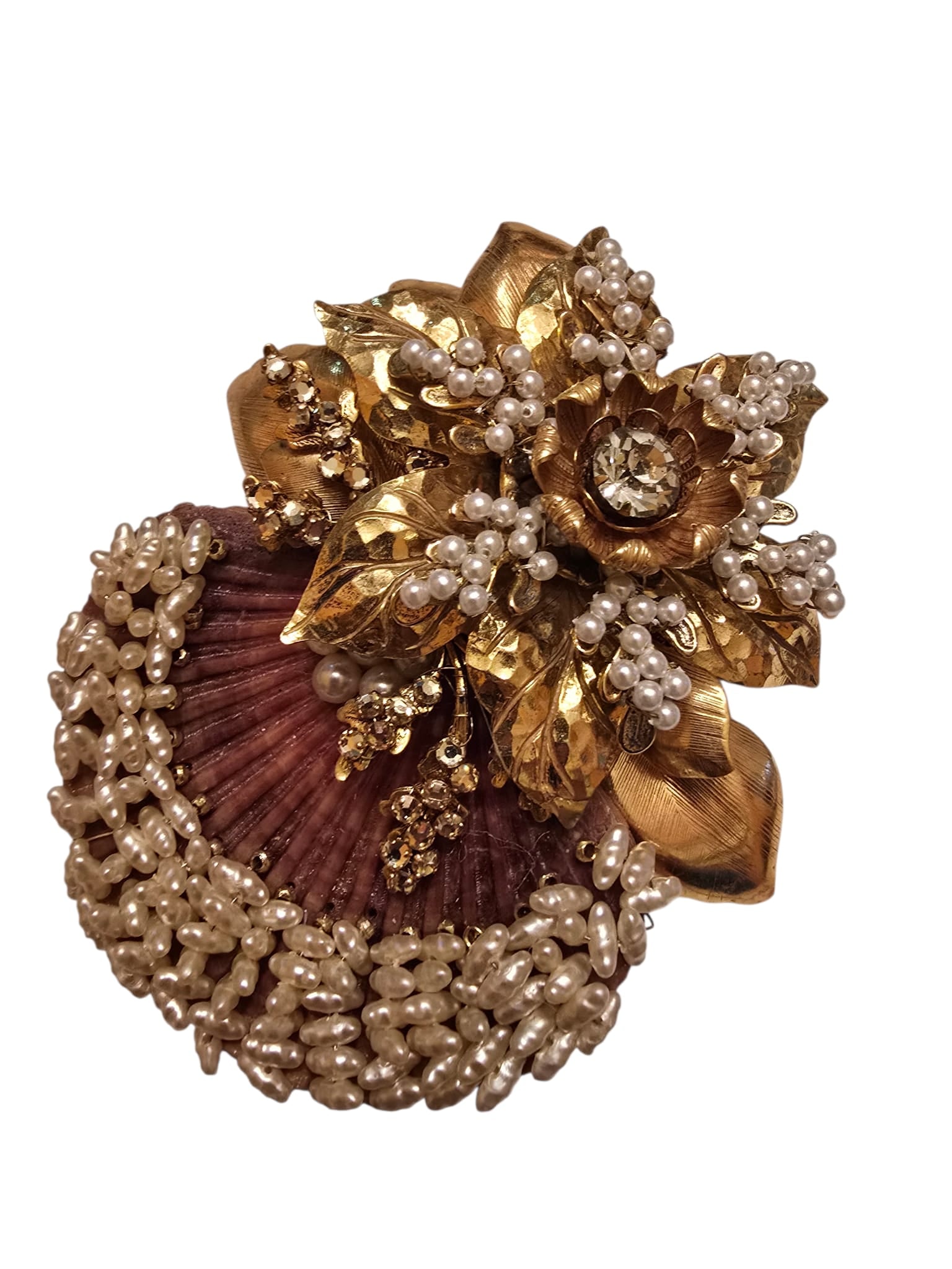 VINTAGE NOS LAWRENCE VRBA AMAZING SHELL AND FLOWER BROOCH: VINTAGE NOS LAWRENCE VRBA AMAZING SHELL AND FLOWER BROOCH. 4-1/2" x 3.75". EXCELLENT CONDITION -NEW OLD STOCK. SIGNED ON PIN CLASP. DECORATIVE BACK. LAYERED 3D CONSTRUCTION.