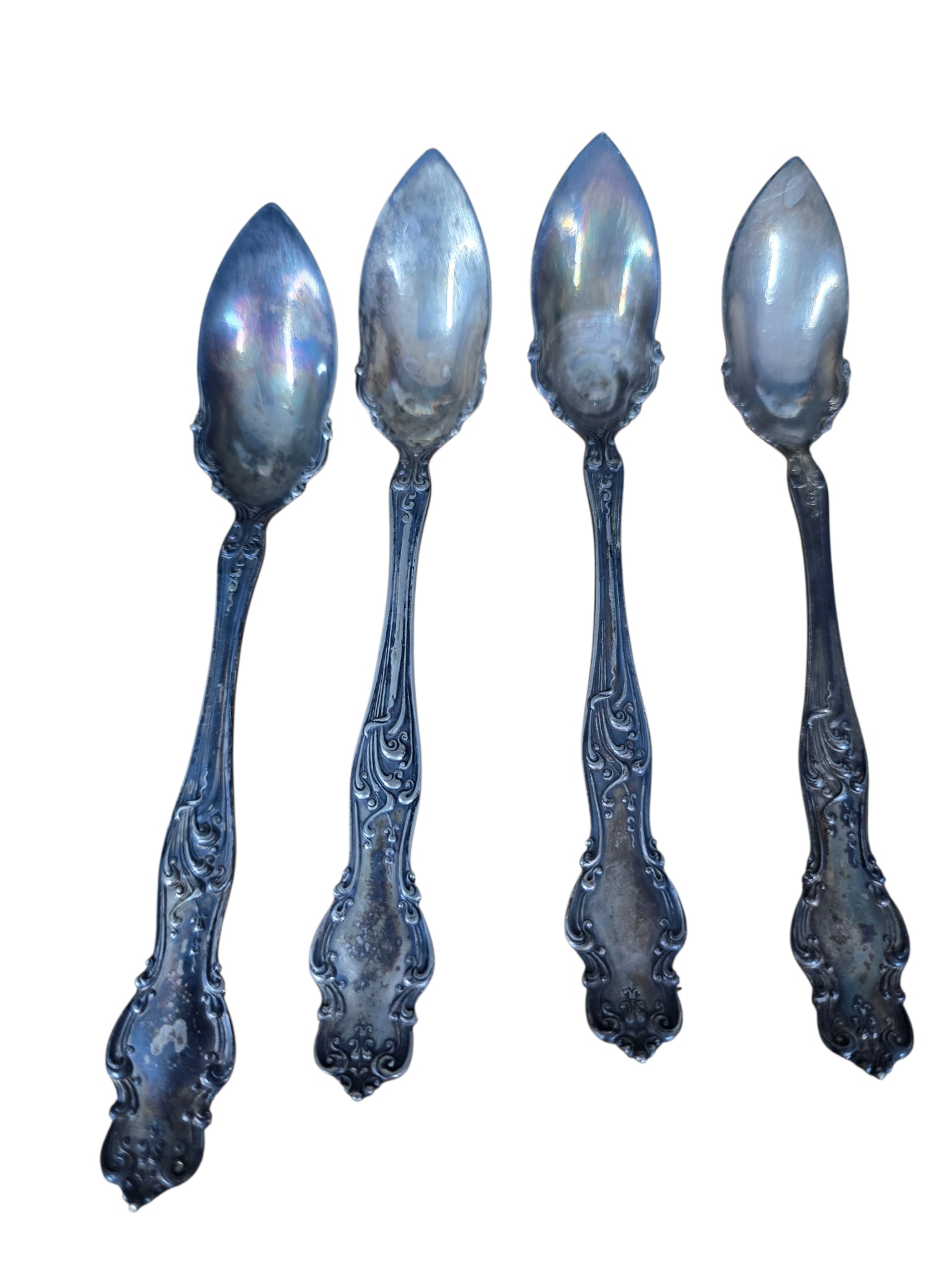 ANTIQUE WILLIAM AND HAMILTON SP ART NOVEAU SET OF 4 GRAPE FRUIT SPOON: ANTIQUE WILLIAM AND HAMILTON SP ART NOVEAU SET OF 4 GRAPE FRUIT SPOON. MARKED. NEEDS POLISHING.