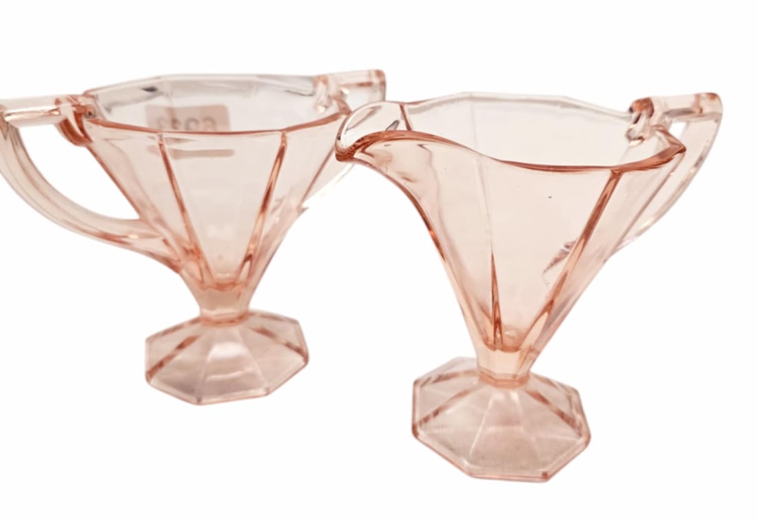 VINTAGE WEST MORELAND DOREEN PINK DEPRESSION GLASS CREAM AND SUGAR SET: VINTAGE WEST MORELAND DOREEN PINK DEPRESSION GLASS CREAM AND SUGAR SET. 5", VERY GOOD CONDITION - A FEW AIR BUBBLES IN THE GLASS.