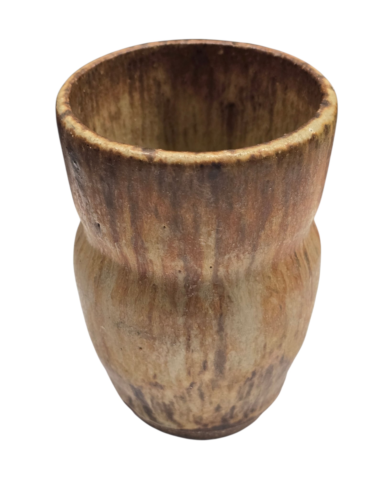 VINTAGE MCM MATTE GLAZED POTTERY SMALL VASE WITH MARK: VINTAGE MCM MATTE GLAZED POTTERY SMALL VASE WITH MARK. APPROX 4". IN GOOD CONDITION, HAS MARK BUT HARD TO MAKE OUT.