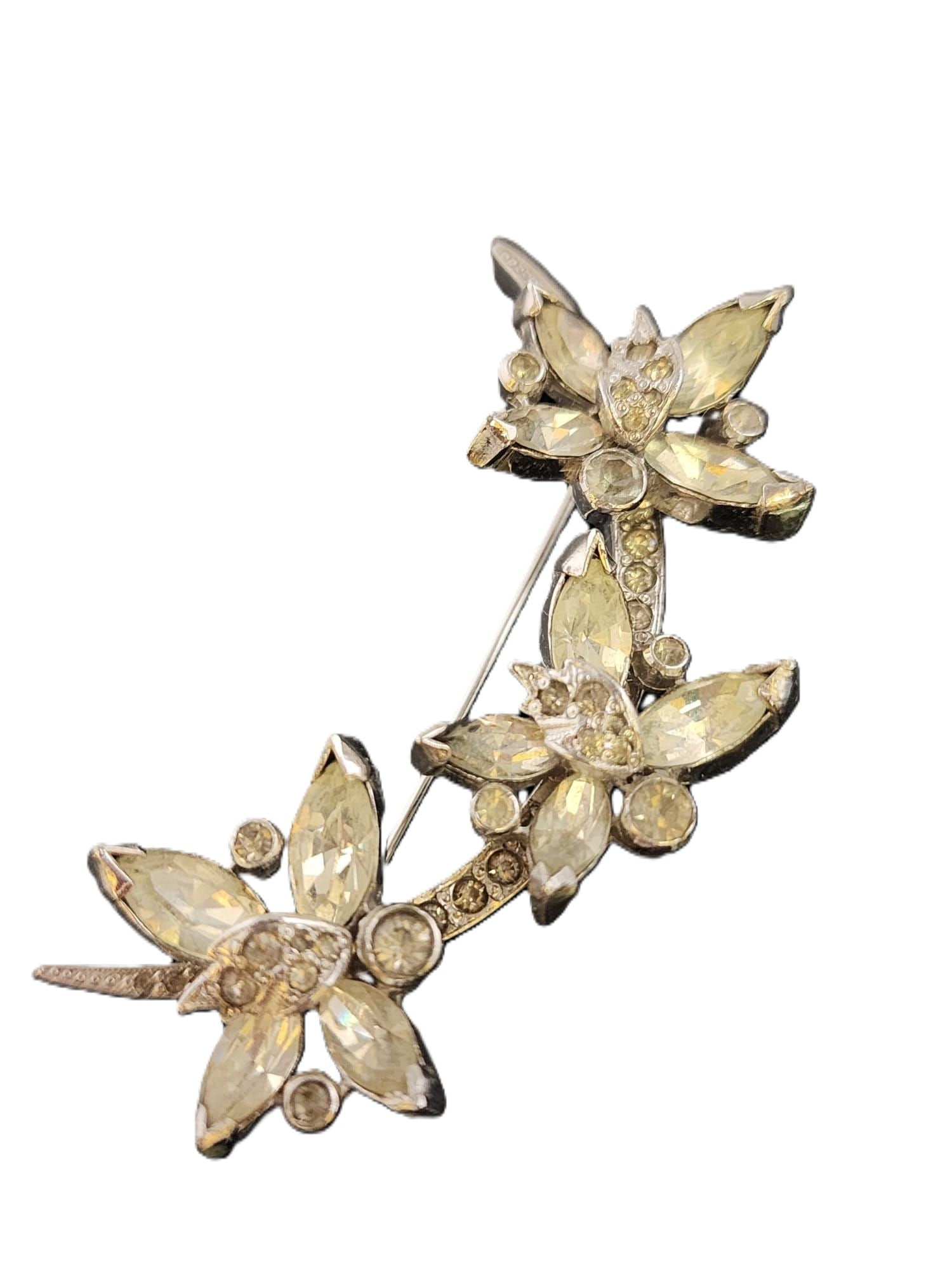 VINTAGE SIGNED EISENBERG RHINESTONE FLOWER BROOCH: Vintage Signed Eisenberg Rhinestone Flower Brooch (A5699)Size: 2.5 inCondition: Good vintageSigned: EisenbergDetails: Signed on the back, most of the stones have darkened, I believe a few of the small