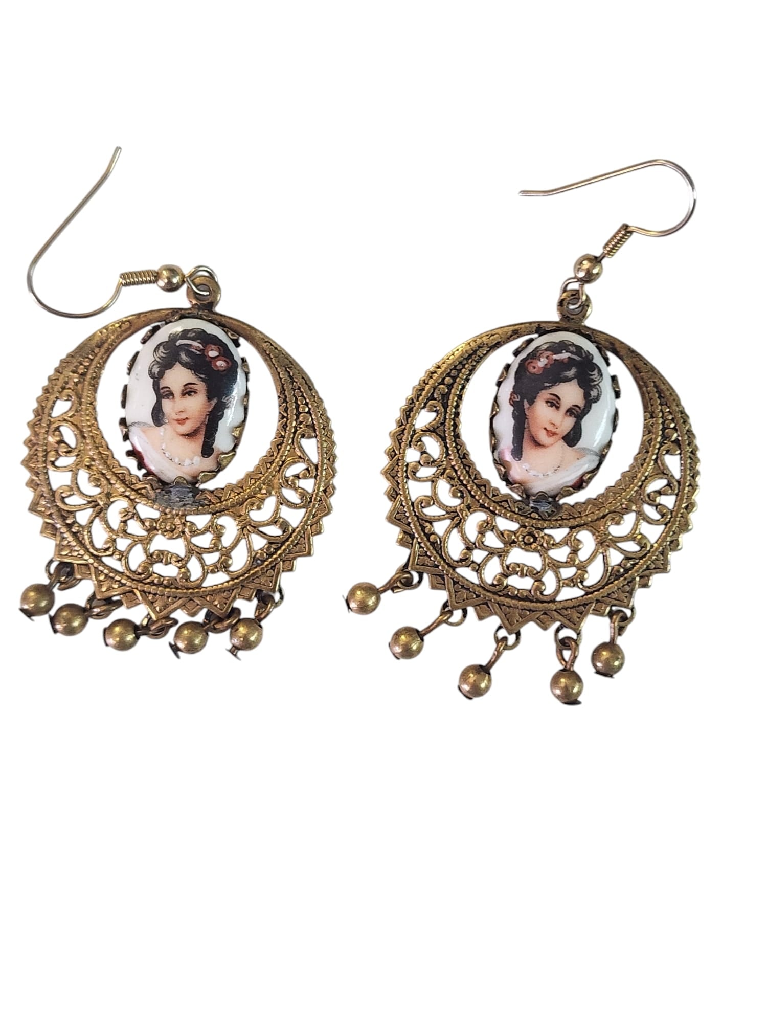 BEAUTIFUL PORCELAIN PORTRAIT DANGLING EARRINGS: Beautiful Porcelain Portrait Dangling Earrings (A5794)Size: Approx. 2.25"Condition: Very good vintageSigned: NoneDetails: Beautiful portraits, bezel set, brass; at the bottom of each portrait, there i