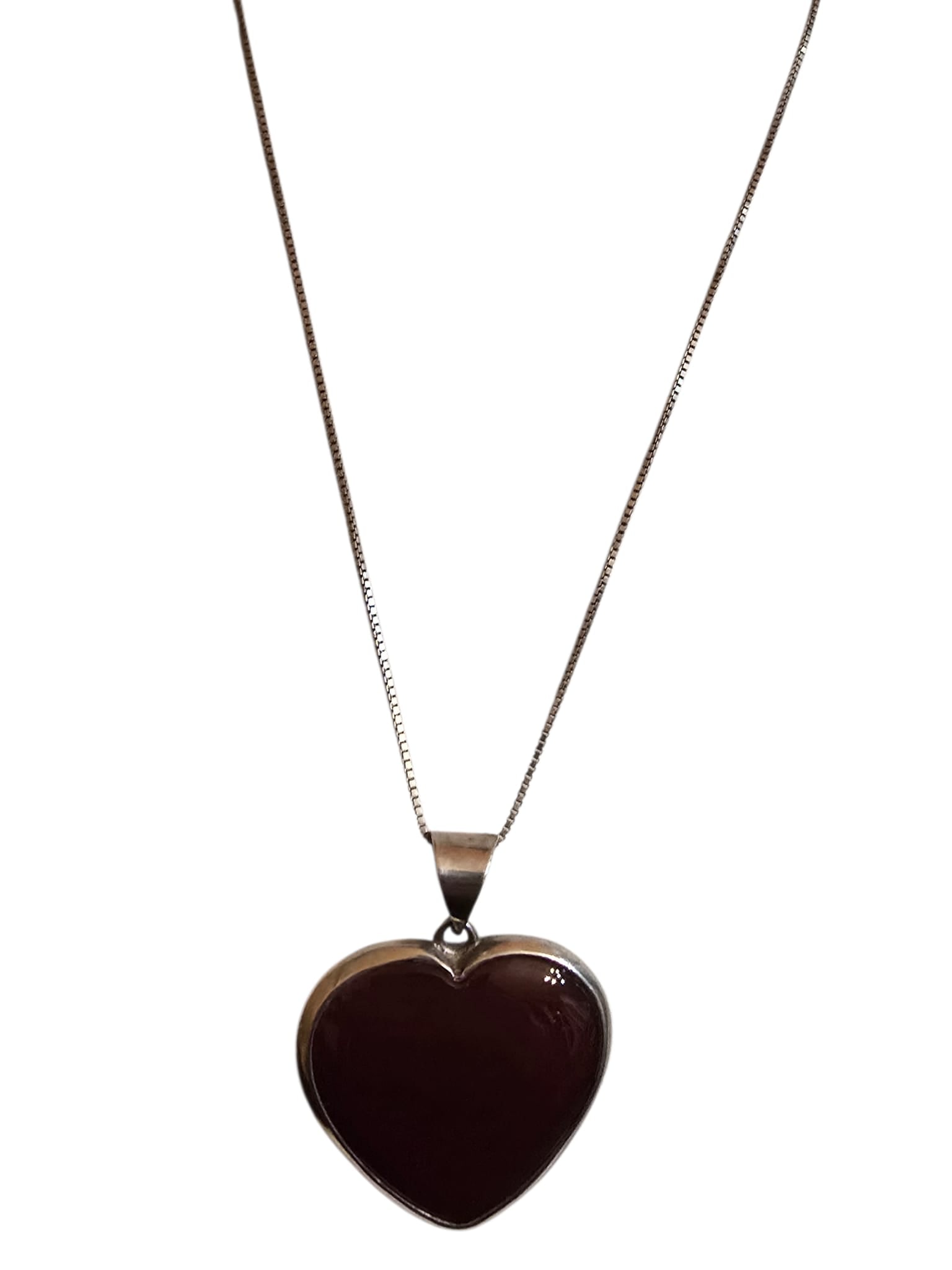 VINTAGE 925 STERLING STONE GLASS HEART NECKLACE: VINTAGE 925 STERLING STONE GLASS HEART NECKLACE. CHAIN 30", HEART TO BALE 2". MARKED 925, WEIGHS 26 GRAMS. NOT SURE WHAT THE INSIDE OF THE HEART IS - BROWNISH TONE.