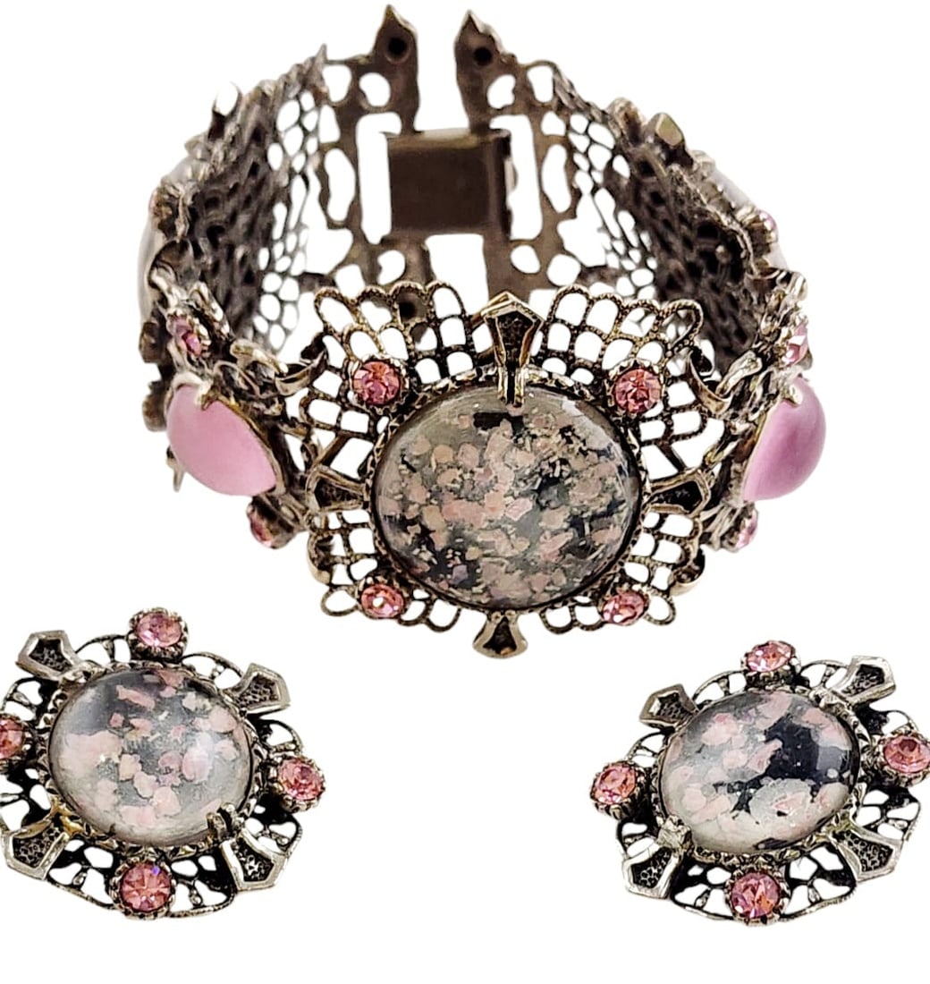 VINTAGE SIGNED SELRO ACRYLIC CONFETTI BRACELET SET: VINTAGE SIGNED SELRO ACRYLIC CONFETTI BRACELET SET. The bracelet is signed, rhinestones are glass, the rest is acrylic. 1.5" wide by 7.75" long. Earrings are clips, 1.25", not signed. Fun and fabulous