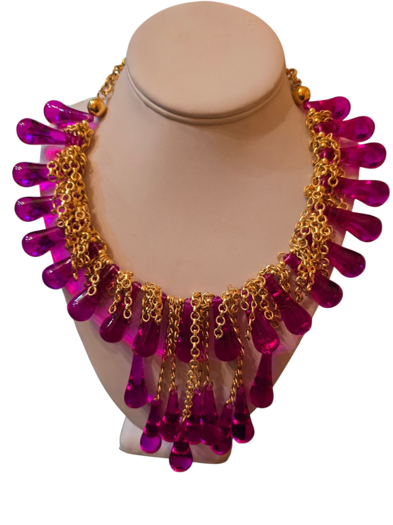 STUNNING SIGNED JULIE RUBANO FUSHIA LUCITE DROPS WITH CHAIN NECKLACE (1 of 6)