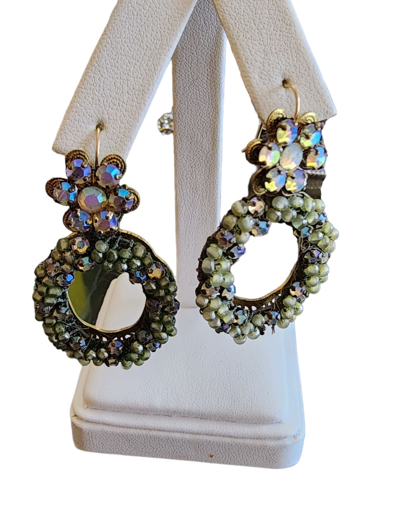 Vintage Pretty Haskellesque Style Hand Wired Rhinestone Earrings: Vintage Pretty Haskellesque Style Hand Wired Rhinestone Earrings (A1835) These earrings are a vintage pair with a pretty Haskellesque style. It features hand-wired, unsigned, older pierced glass earri