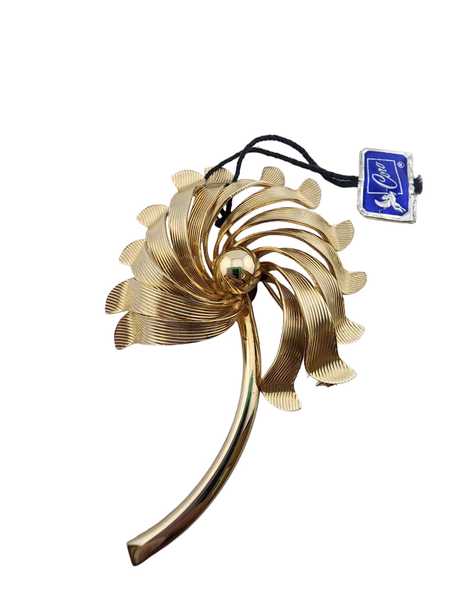 Vintage NOS Coro Textured Gold Brooch with Original Tag: Vintage NOS Coro Textured Gold Brooch with Original Tag (A3393) Size: 3.25" Color: Gold Condition: Very good vintage - New old stock Signed: None Details: It is in great condition and has the original