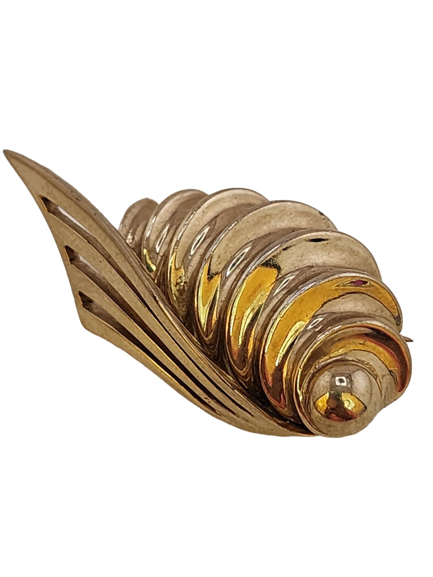 Vintage Heavy Signed Boucher Retro Brooch: Vintage Heavy Signed Boucher Retro Brooch (A3645) Size: 2" Color: Gold Condition: Very good vintage Signed: Boucher Details: Nice plating, very heavy!