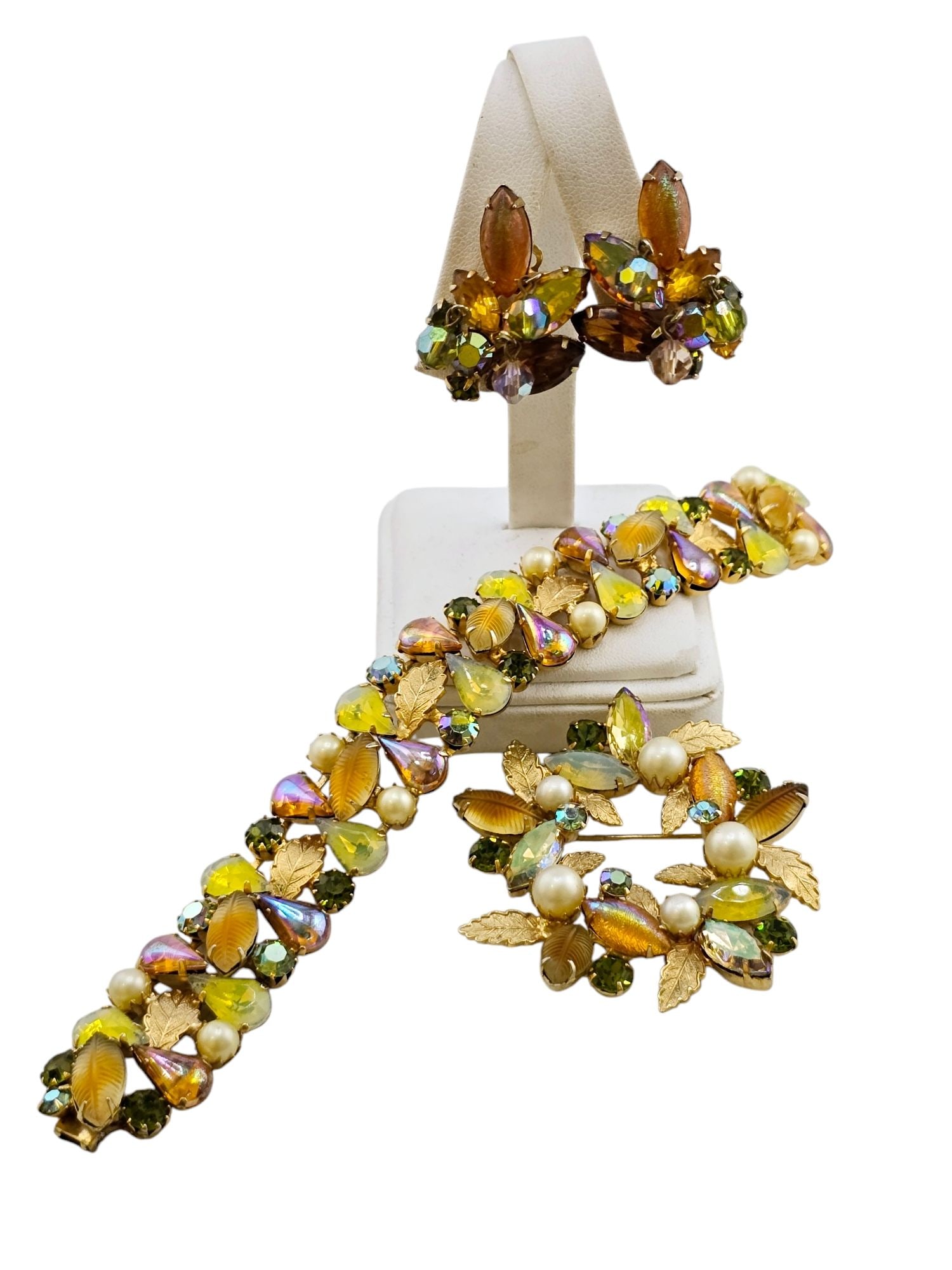 Stunning Signed Kramer Of Ny Molded Glass Parure (1 of 10)