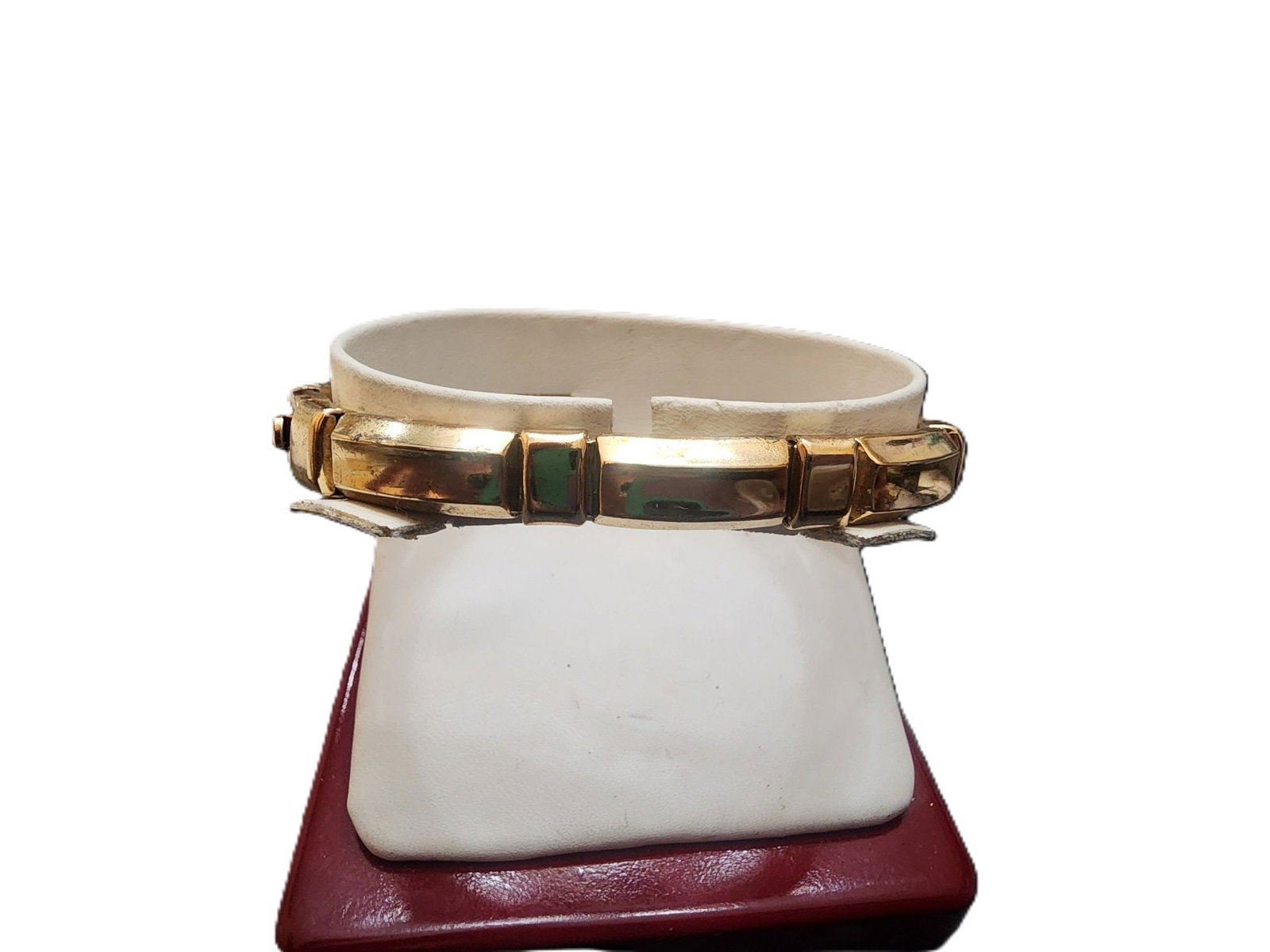 Vintage Signed Trifari Gold Tone Bracelet (1 of 7)