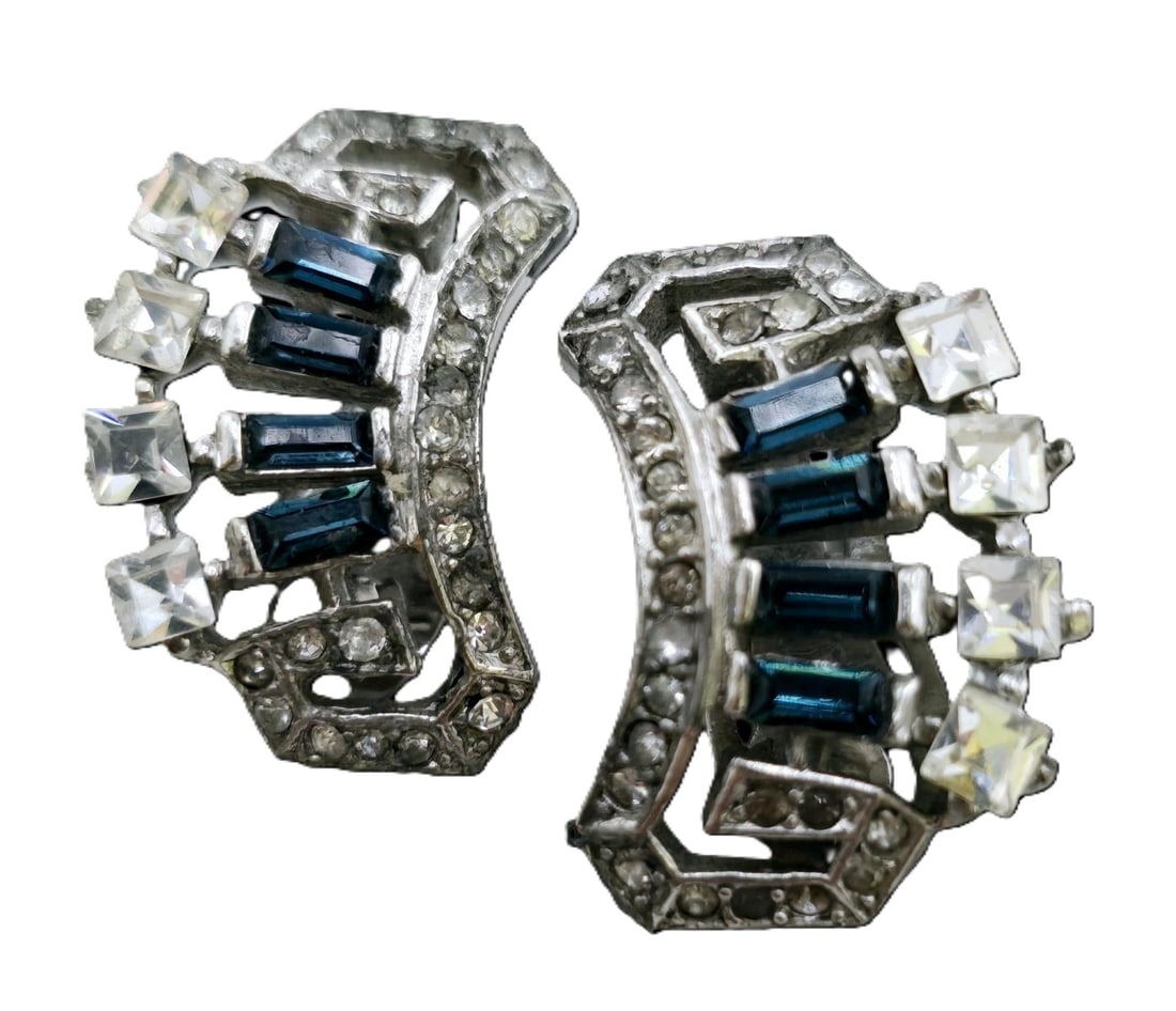 Early Trifari Blue Baguettes And Rhinestone Clip Earrings (1 of 10)