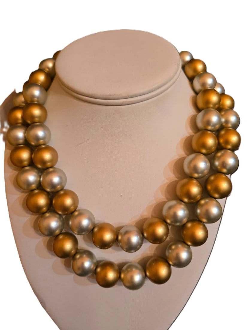 Z18 Vintage Silver Gold Beaded Necklace: Z18 Vintage Silver Gold Beaded NecklaceApprox. 16