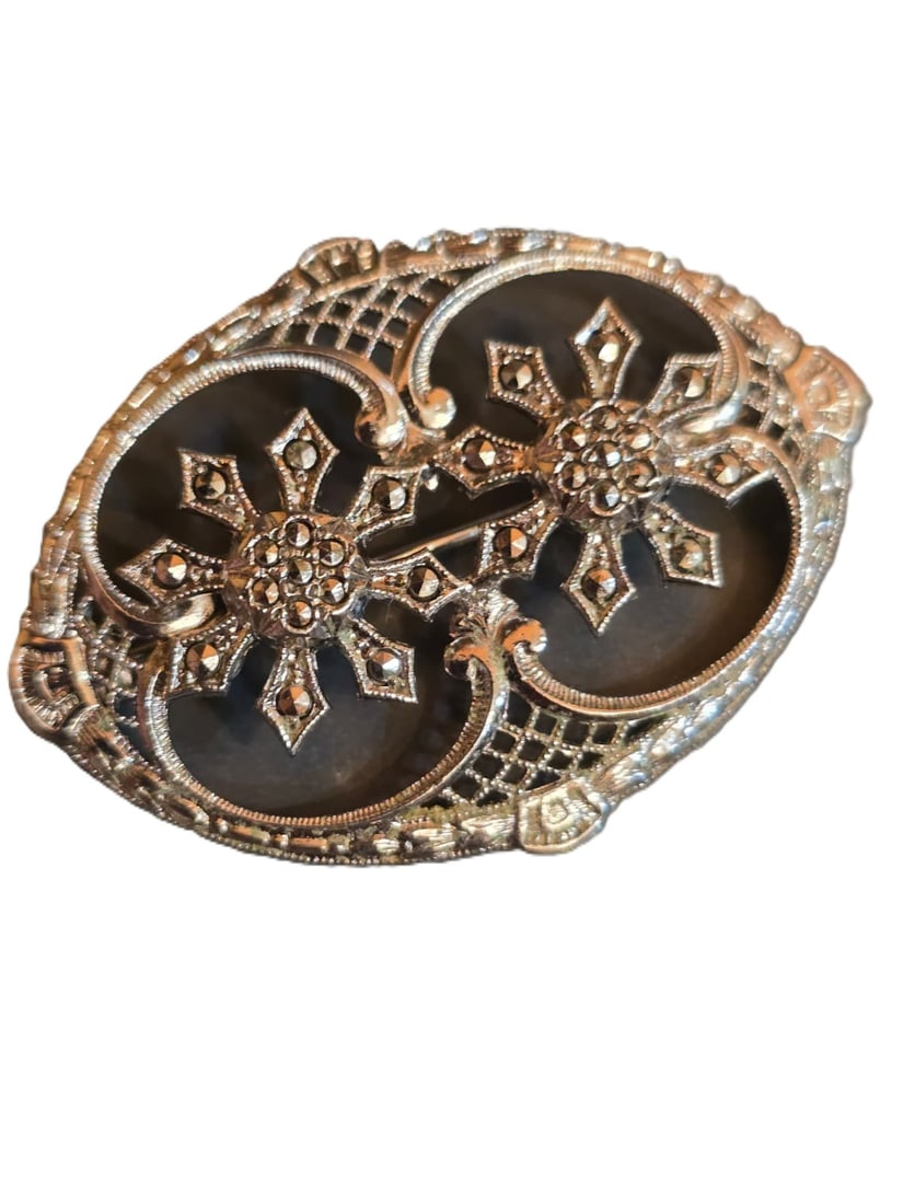 Z51 Vintage Silver Tone And Marcasite Brooch: Z51 Vintage Silver Tone and Marcasite BroochApprox. 1.75