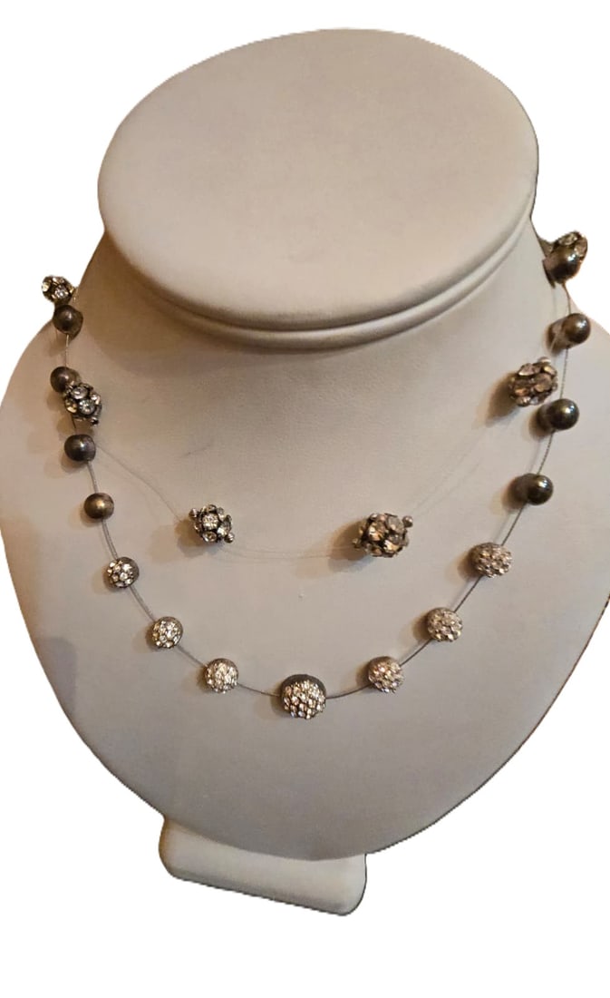 Z54 2 Vintage Invisible Wire Rhinestone Necklaces: Z54 2 Vintage Invisible Wire Rhinestone NecklacesStrung on clear wire and metal wire. From the 80s About 16