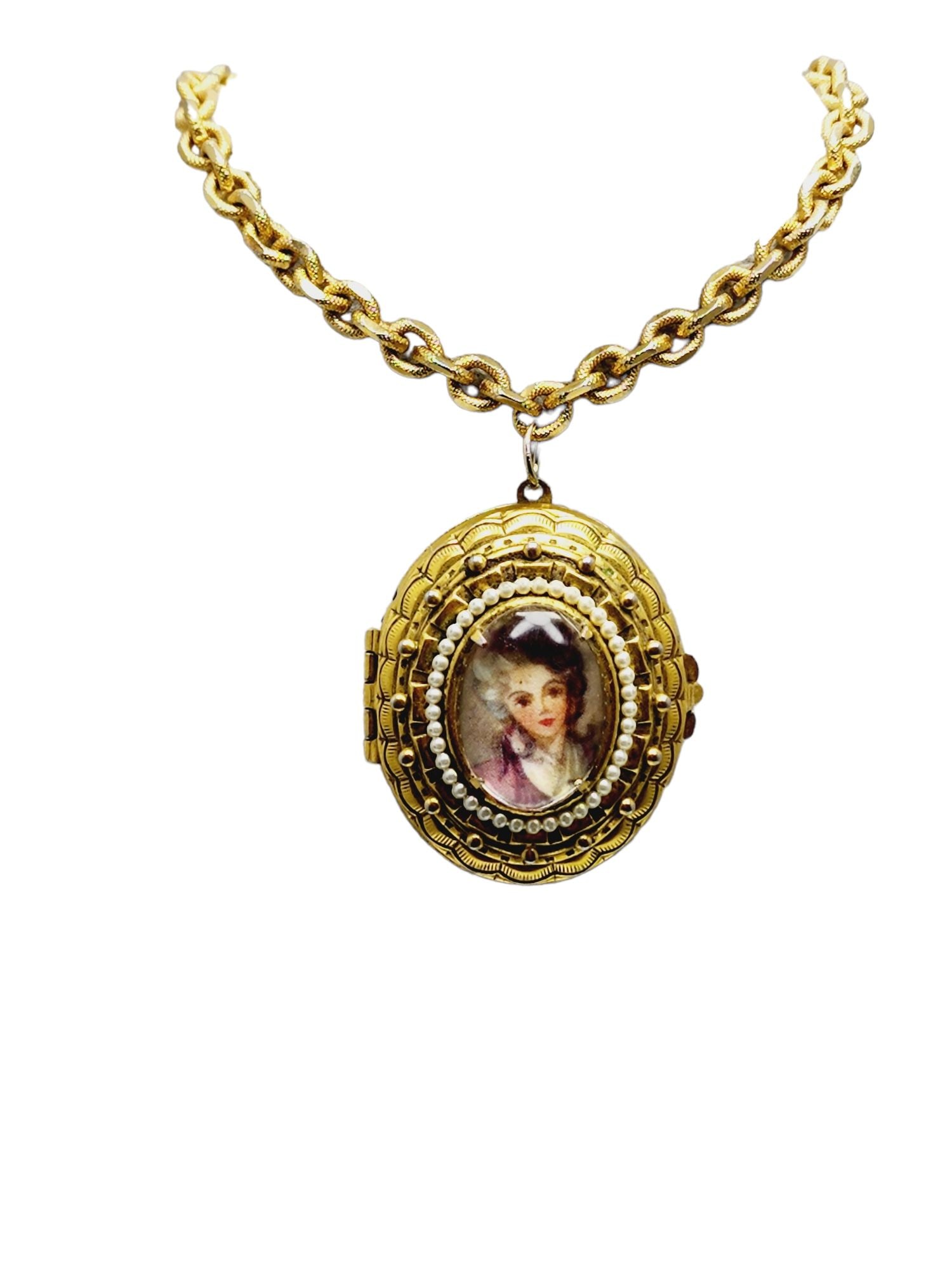 Vintage Acrylic Bubble Etruscan Locket Necklace (A868): Vintage Acrylic Bubble Etruscan Locket Necklace (A868) ? Size: Chain 24", Locket 2". Condition: Very good vintage. Era: Circa 1960s. Signed: None. Details: Clear portion is acrylic; has a nice old pic