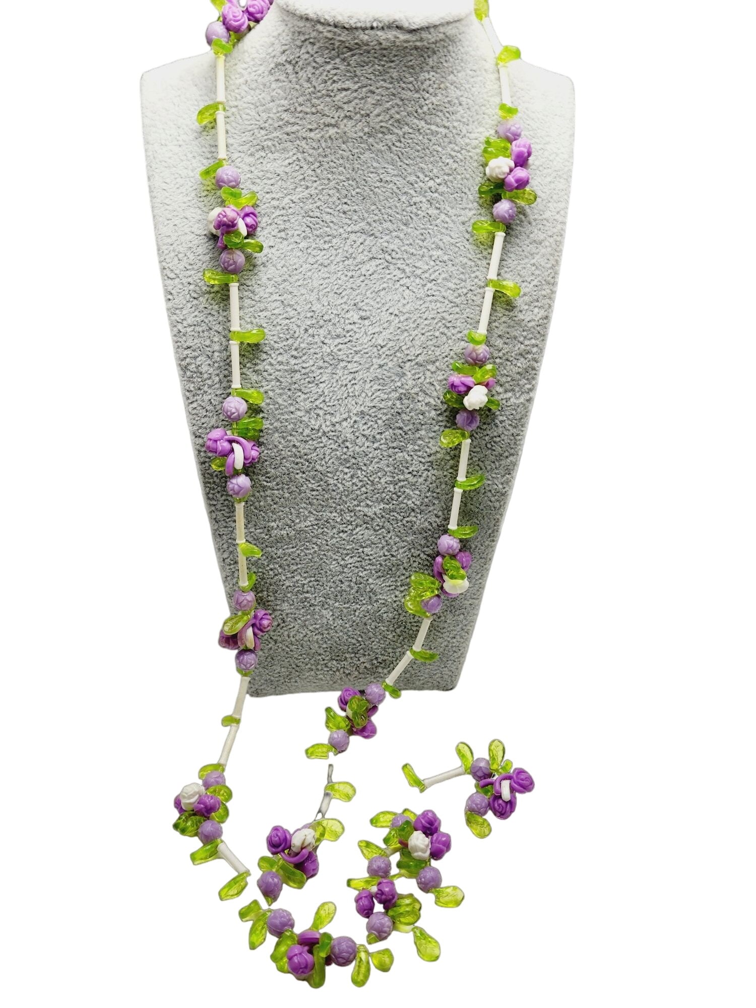 Vintage Long Molded Plastic Necklace (A920) (1 of 3)
