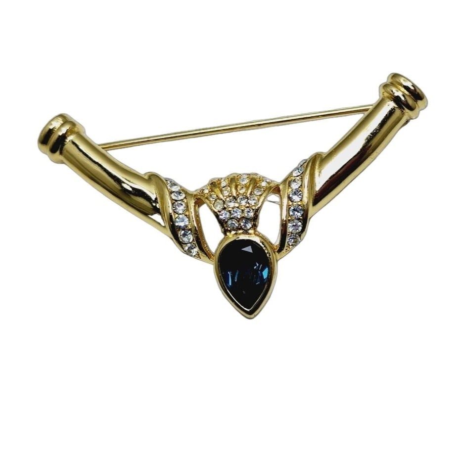 Vintage Signed Christian Dior Sapphire Jeweled V Brooch (A925): Vintage Signed Christian Dior Sapphire Jeweled V Brooch (A925) ? Size: 2.25". Color: Gold, Blue. Condition: Very good vintage. Signed: Chr Dior.