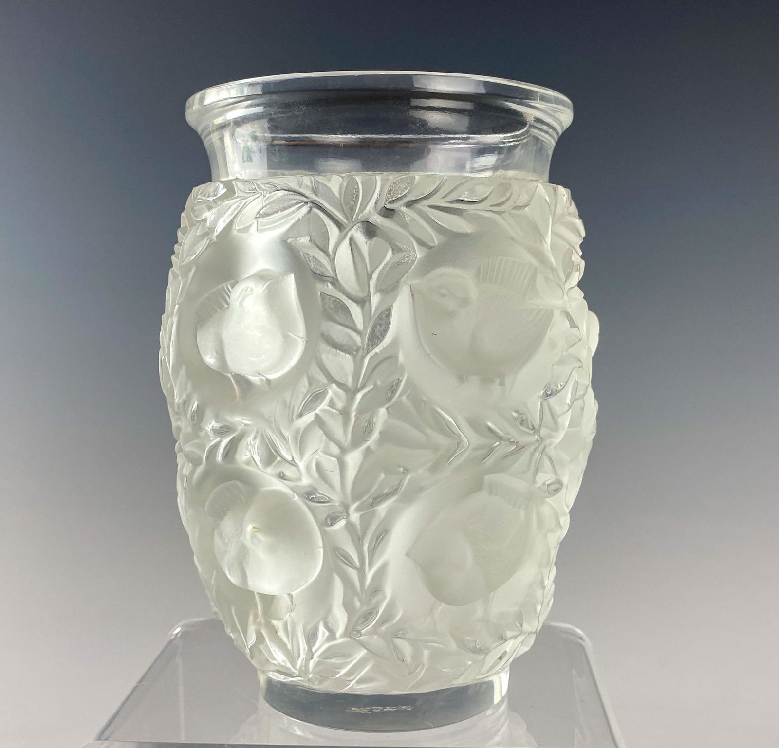Lalique Frosted Crystal Bagatelle Art Glass Vase (1 of 7)