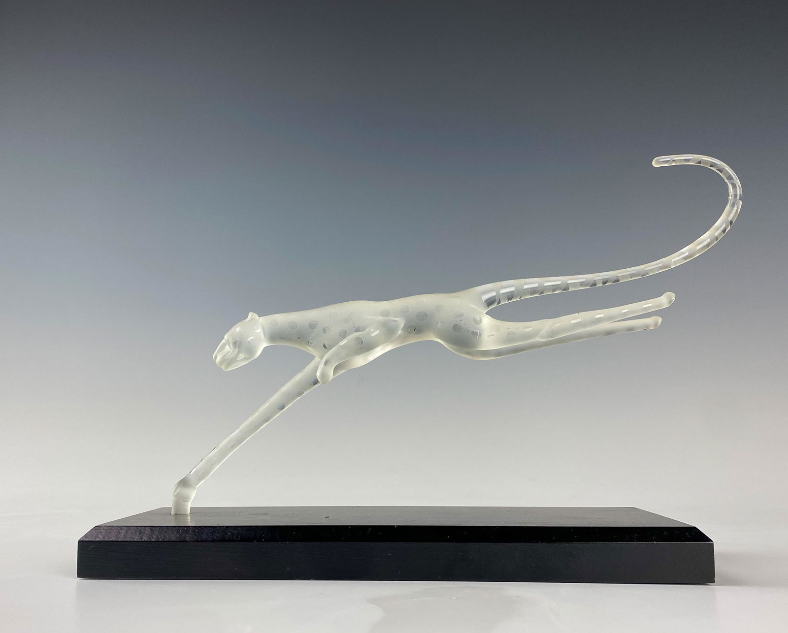 Art Deco Frosted Clear Art Glass Cheetah Figurine (1 of 5)