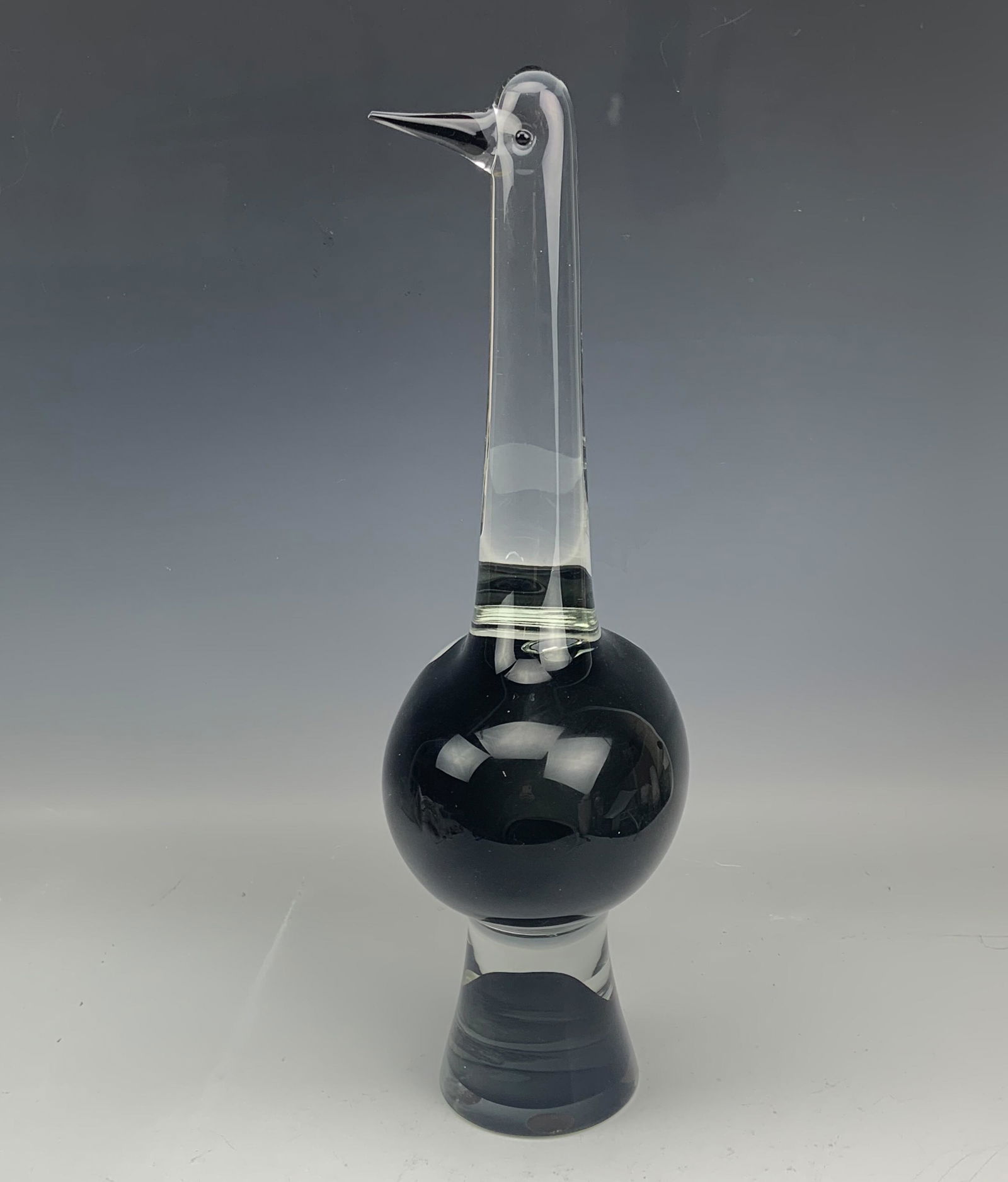 Cenedese Murano Sommerso 18" Cased Bird Sculpture: Mid century modern MCM large stylized studio blown art glass Murano bird sculpture. Designed by Antonio Da Ros Murano for Gino Cenedese. Graced with the distinctive Sommerso submerged technique with b