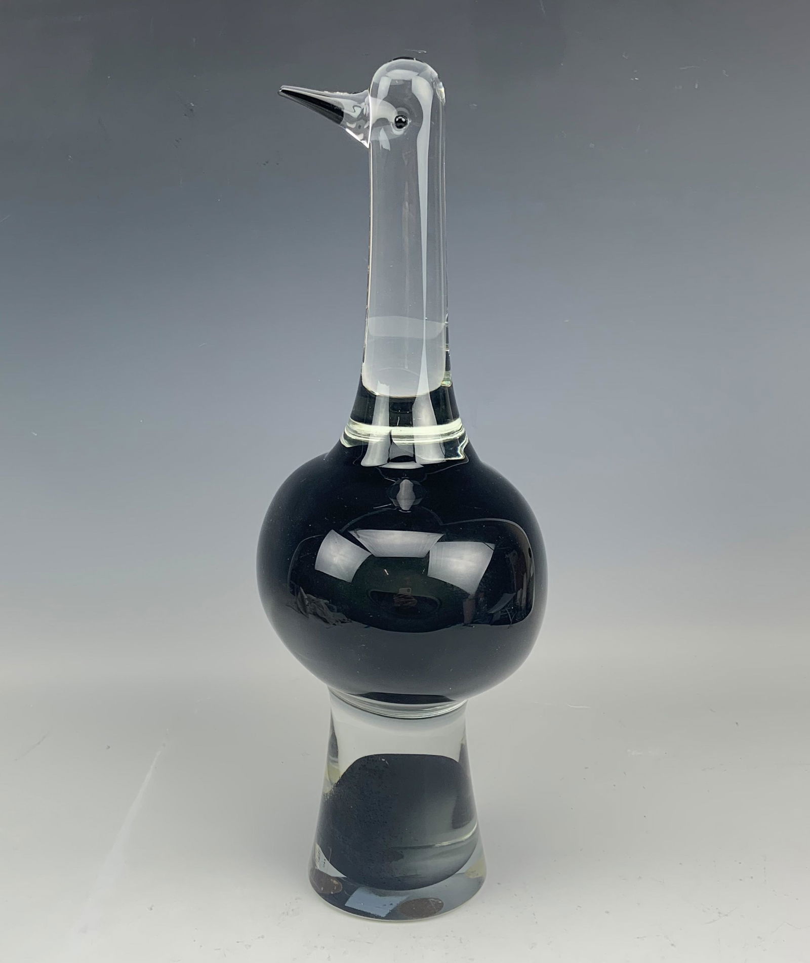 Cenedese Murano Sommerso 15" Cased Bird Sculpture: Mid century modern MCM large stylized studio blown art glass Murano bird sculpture. Designed by Antonio Da Ros Murano for Gino Cenedese. Graced with the distinctive Sommerso submerged technique with b