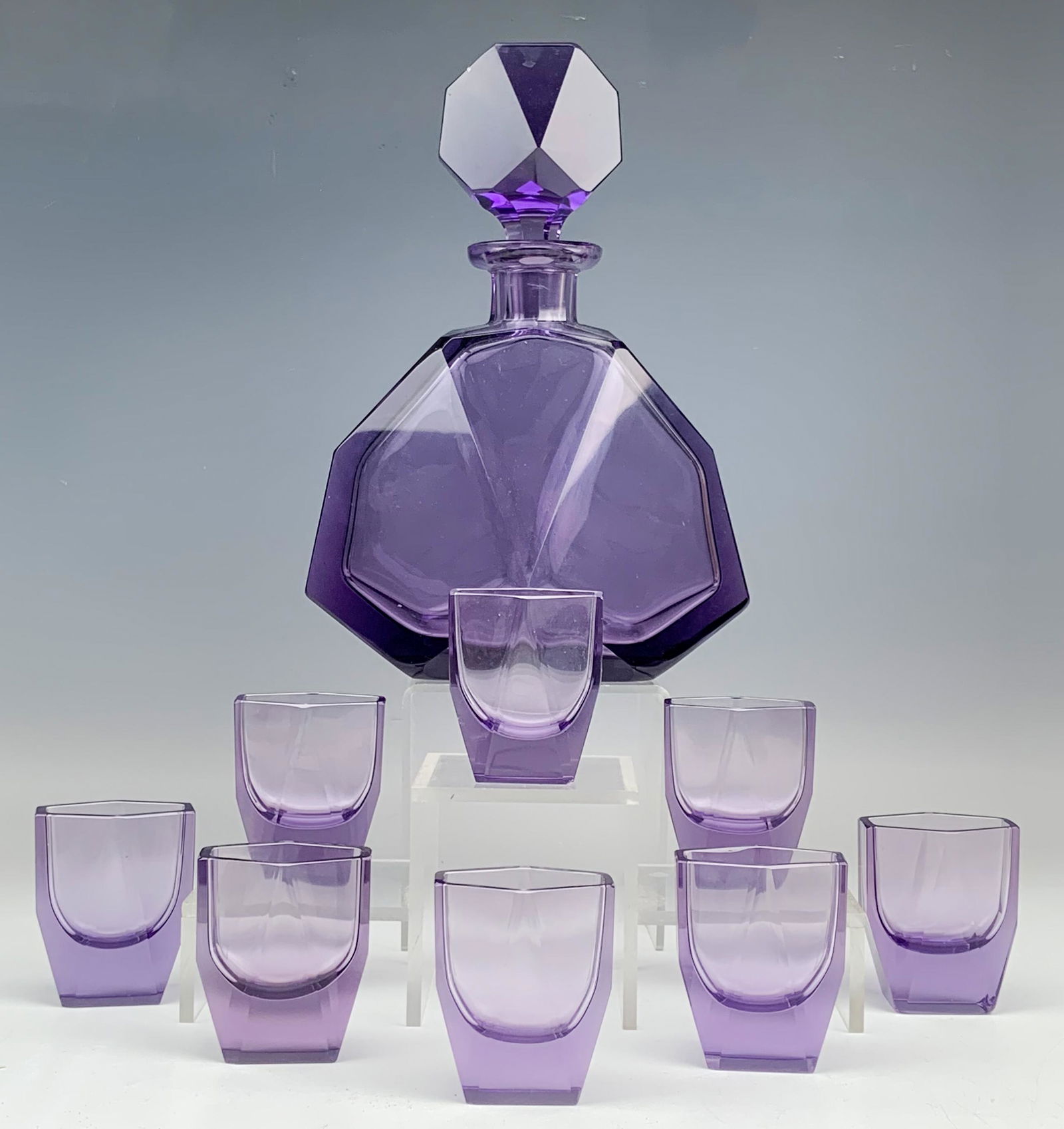 Czech Art Deco Alexandrite Decanter 8 Shot Glasses: Bohemian Czech strongly influenced Art Deco Art Glass Bar Barware Alohol Decanter with 8 Shot Glasses. Attributed to Josef Riedel from Polubny J. Horach. Circa 1930's. Beautiful Alexandrite / Neodymiu