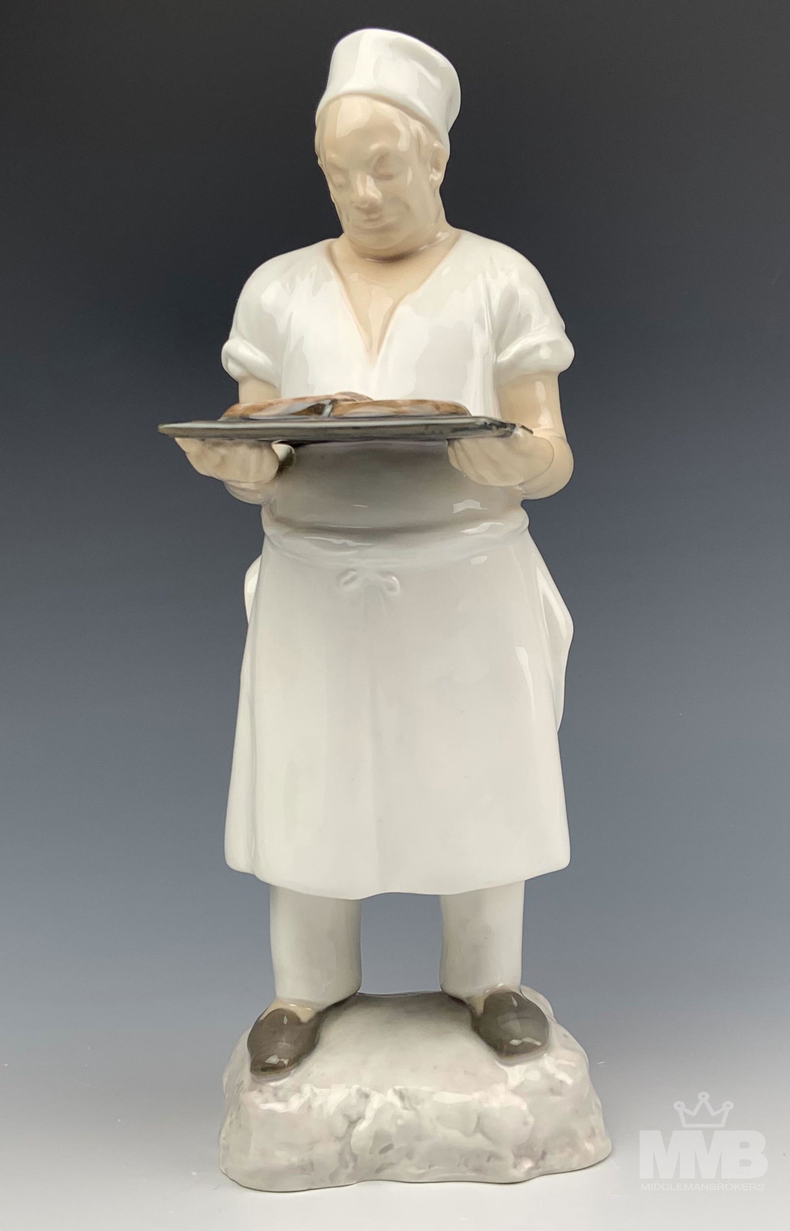 Bing & Grondahl Baker with Pretzel Danish Figurine (1 of 7)