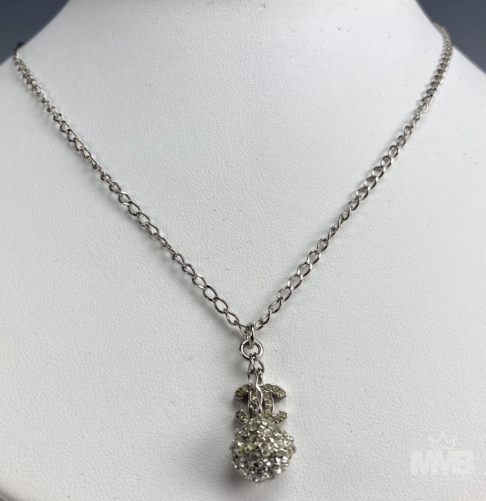 CHANEL Crystal Ball & CC Logo Necklace Fall 07 (1 of 3)