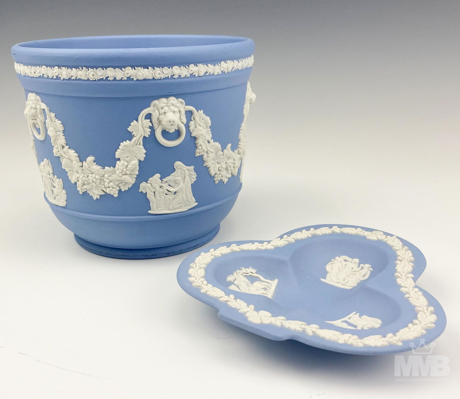 Wedgwood Jasperware LOT Cache Pot and Dish Tray (1 of 5)