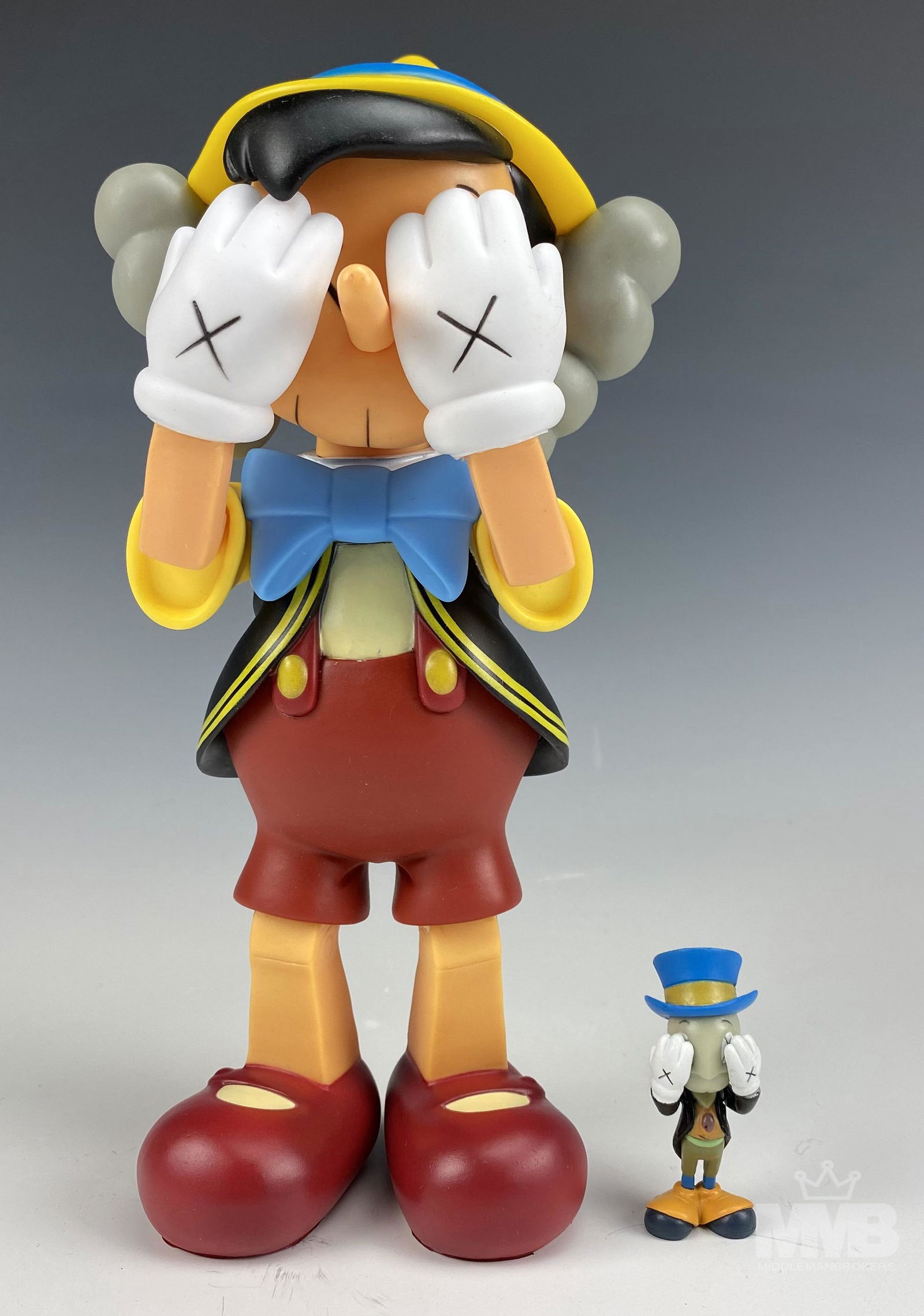Disney Pinocchio & Jiminy Cricket Set after KAWS (1 of 6)