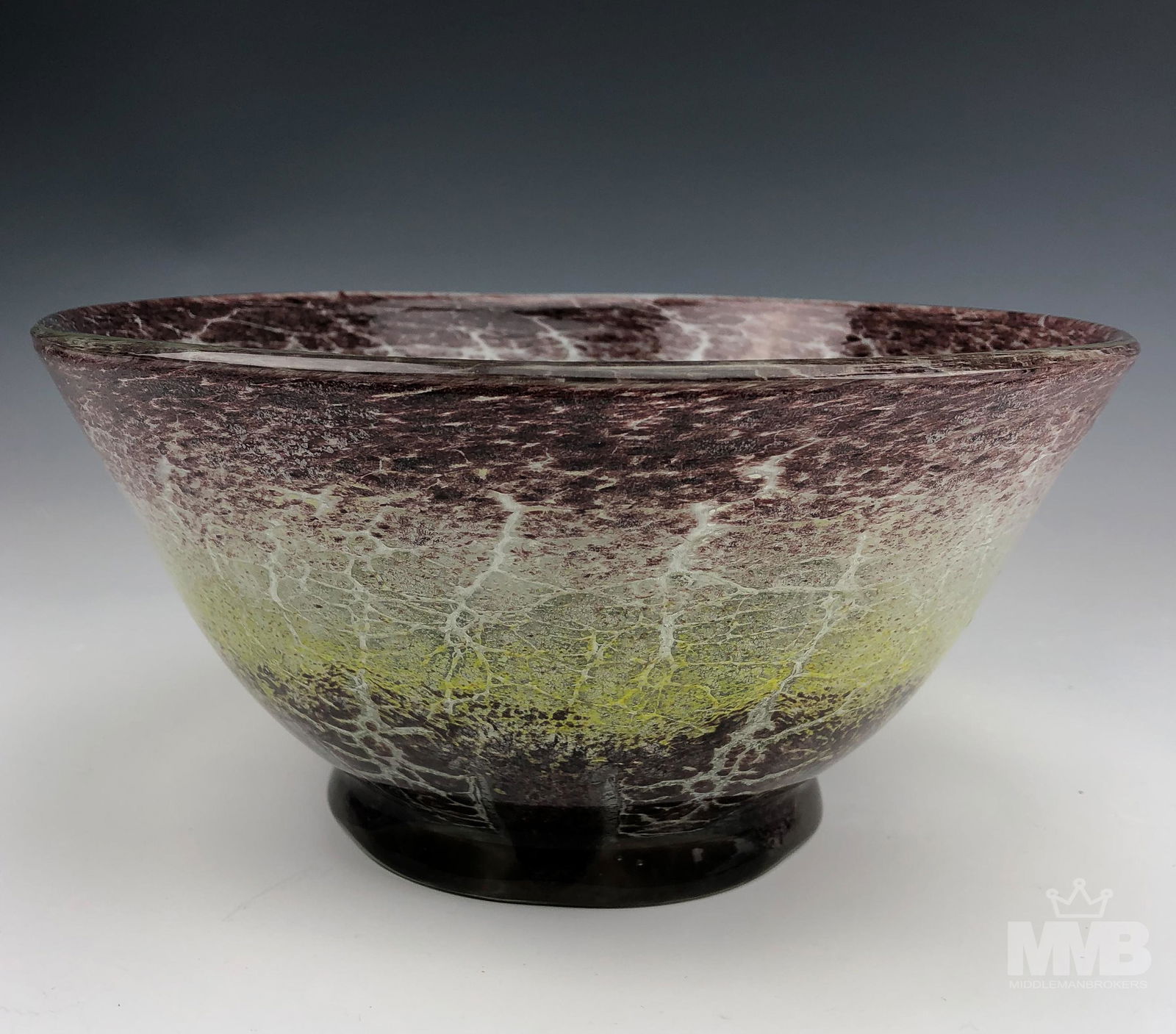 Farberware WMF 20C Ikora Crackle Art Glass Bowl: Farberware Ikora glass bowl produced, circa 1930s-1950s by WMF. Features crackled details in early and red tones. Farberware sticker on bottom. Good overall condition with mild storage wear. Measures