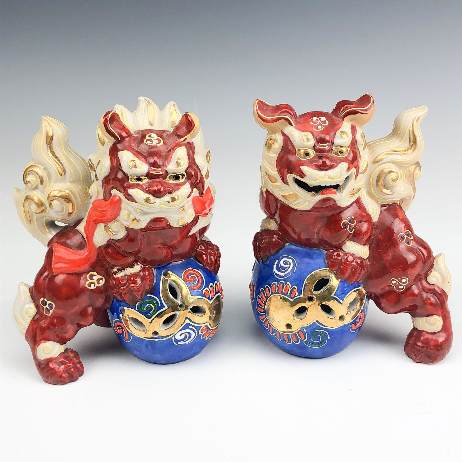 Pair of Japanese Kutani Porcelain Foo Dog Statue (1 of 4)